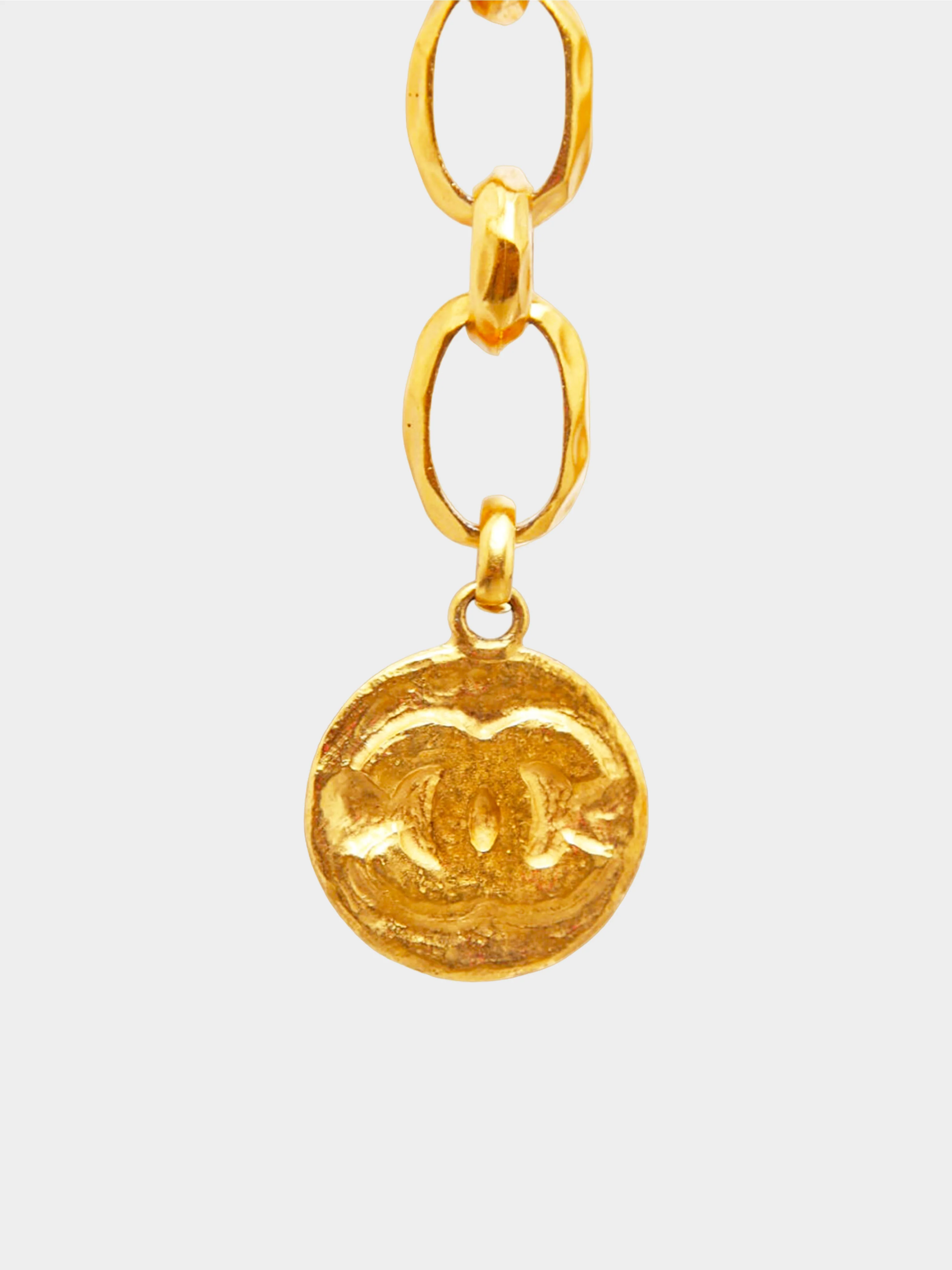 Chanel Fall 1993 Gold Spell Out Hammered Chain Link Belt - Image 4