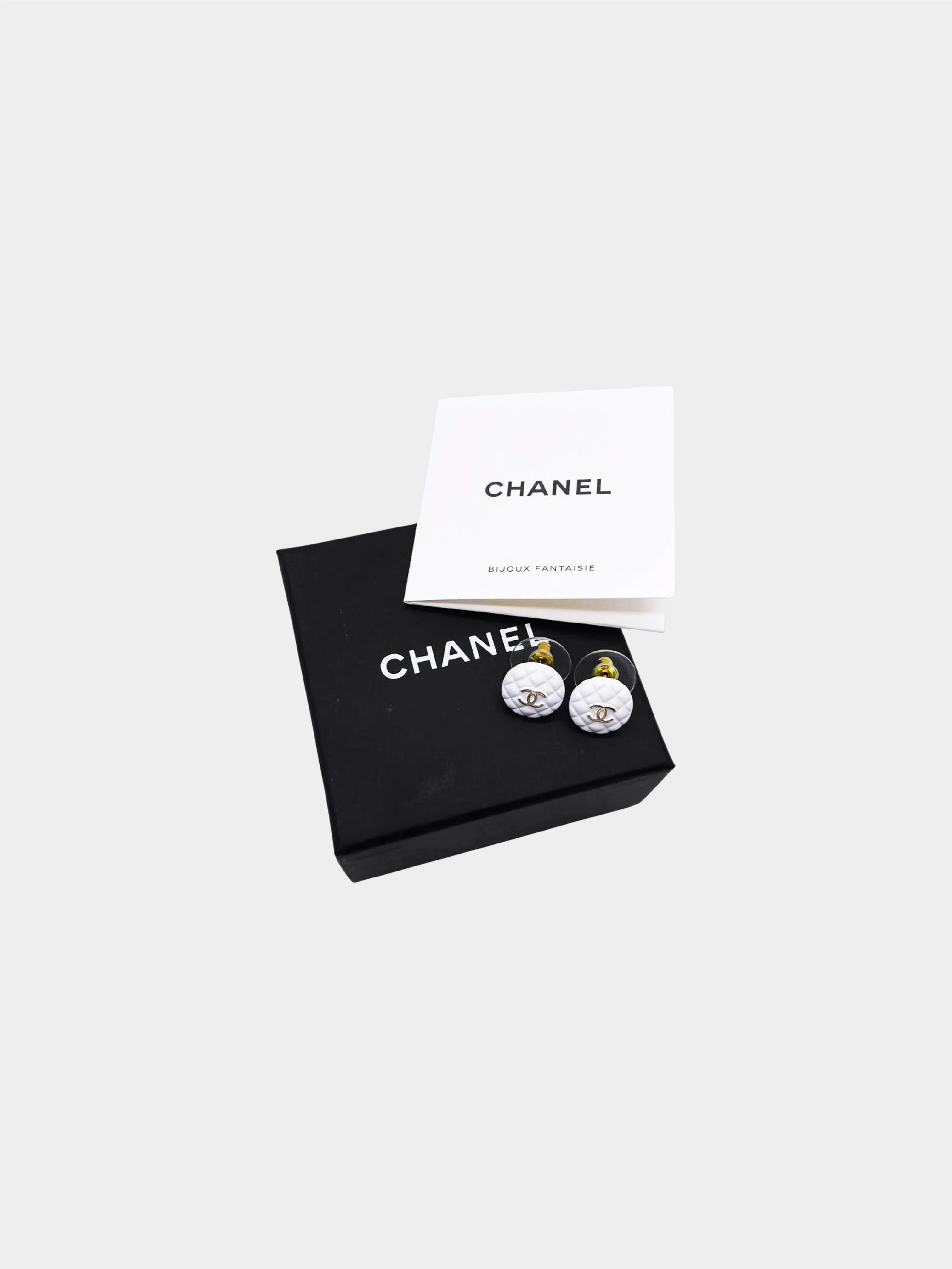 Chanel Fall 2019 White Quilted Coco Mark Stud Earring - Image 3