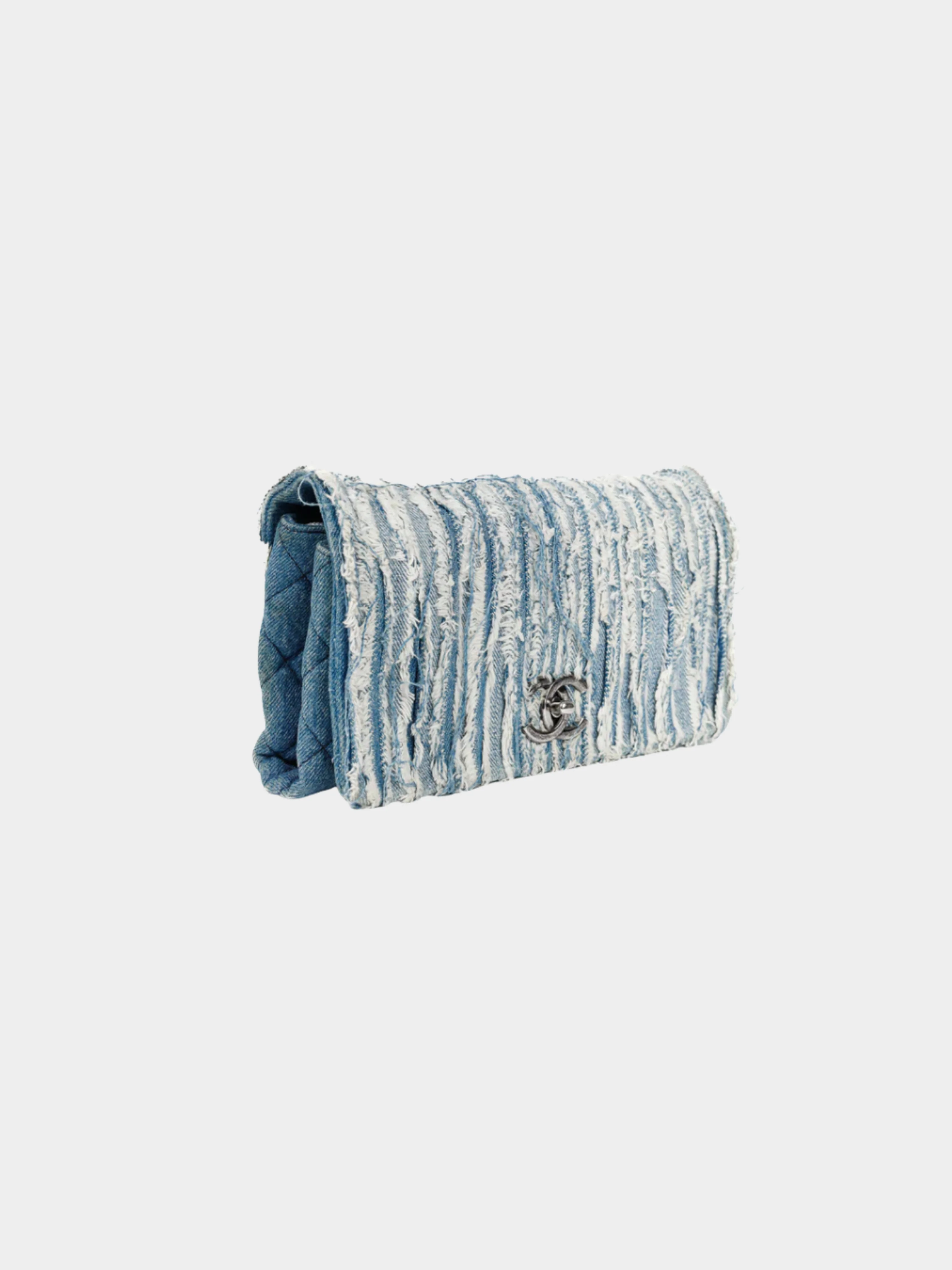 Chanel Printemps 2015 Blue Denim Fringe CC Medium Flap Bag - Image 4