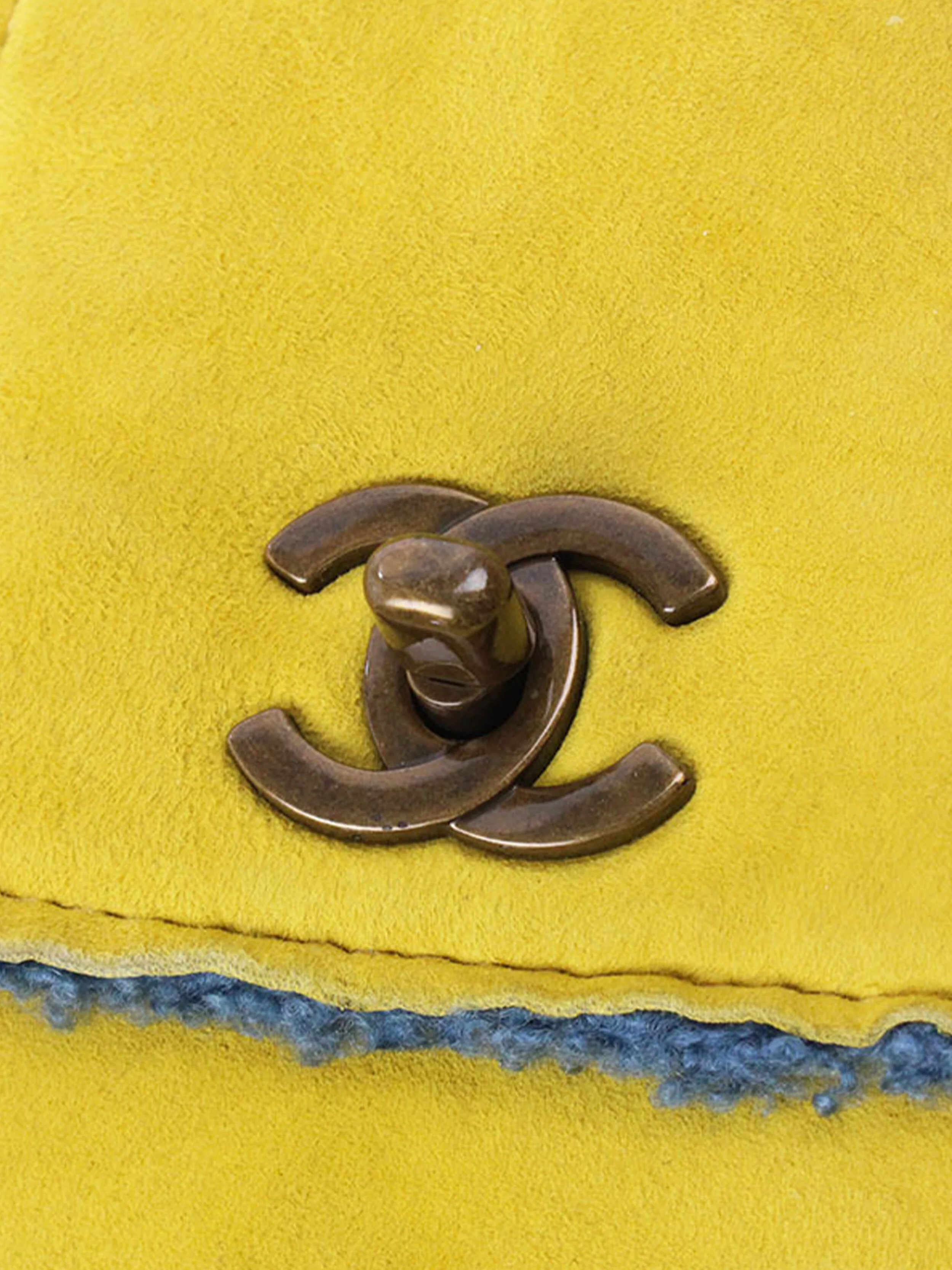 Chanel 2010s Rare Shearling Yellow and Blue Small Tote - Image 6