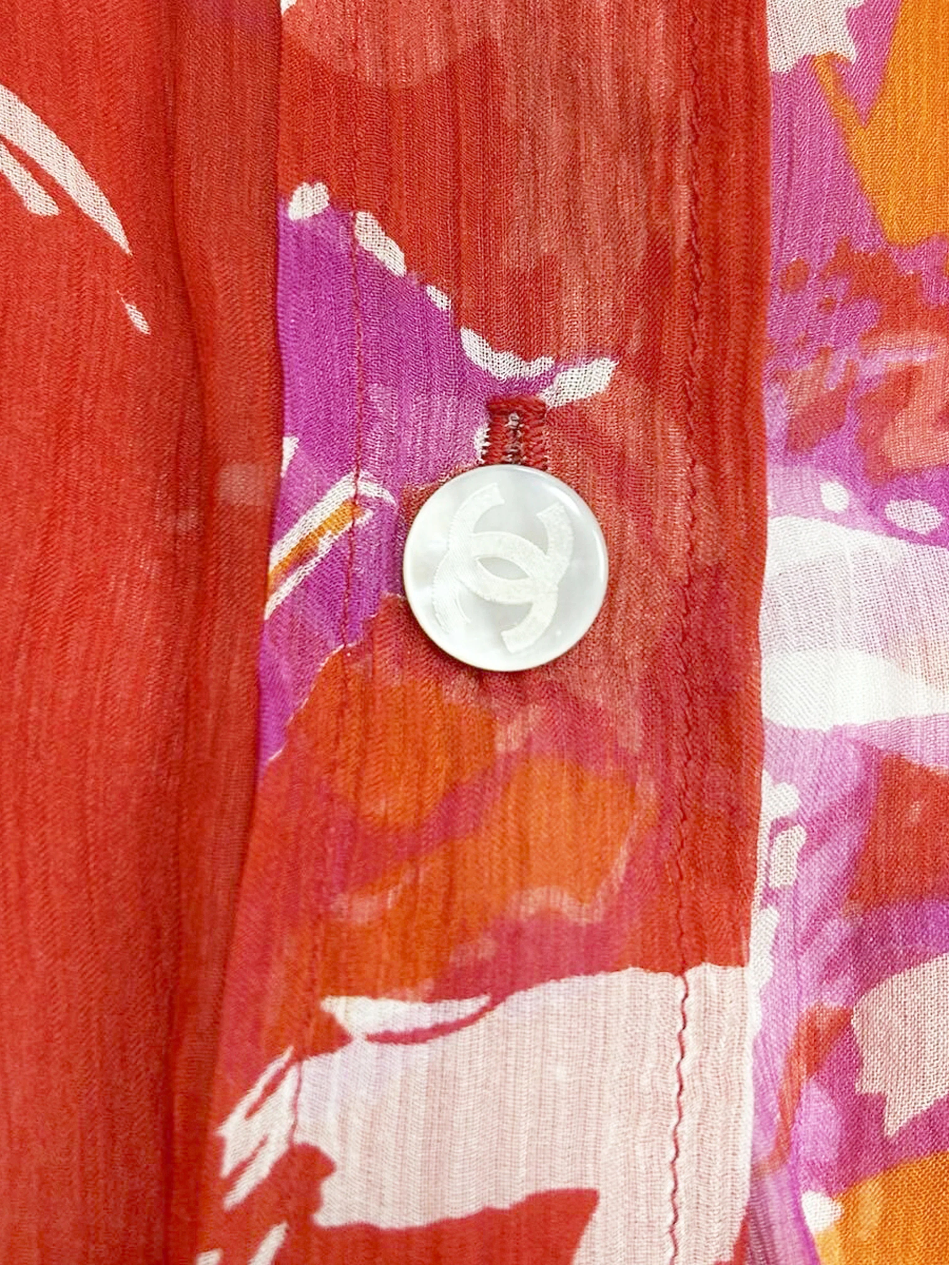 Chanel Rare SS 2001 Tropical Red Floral Button-up Shirt - Image 5