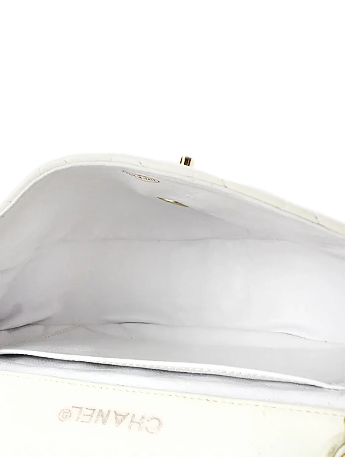 Chanel Rounded White Flap Bag - Image 5
