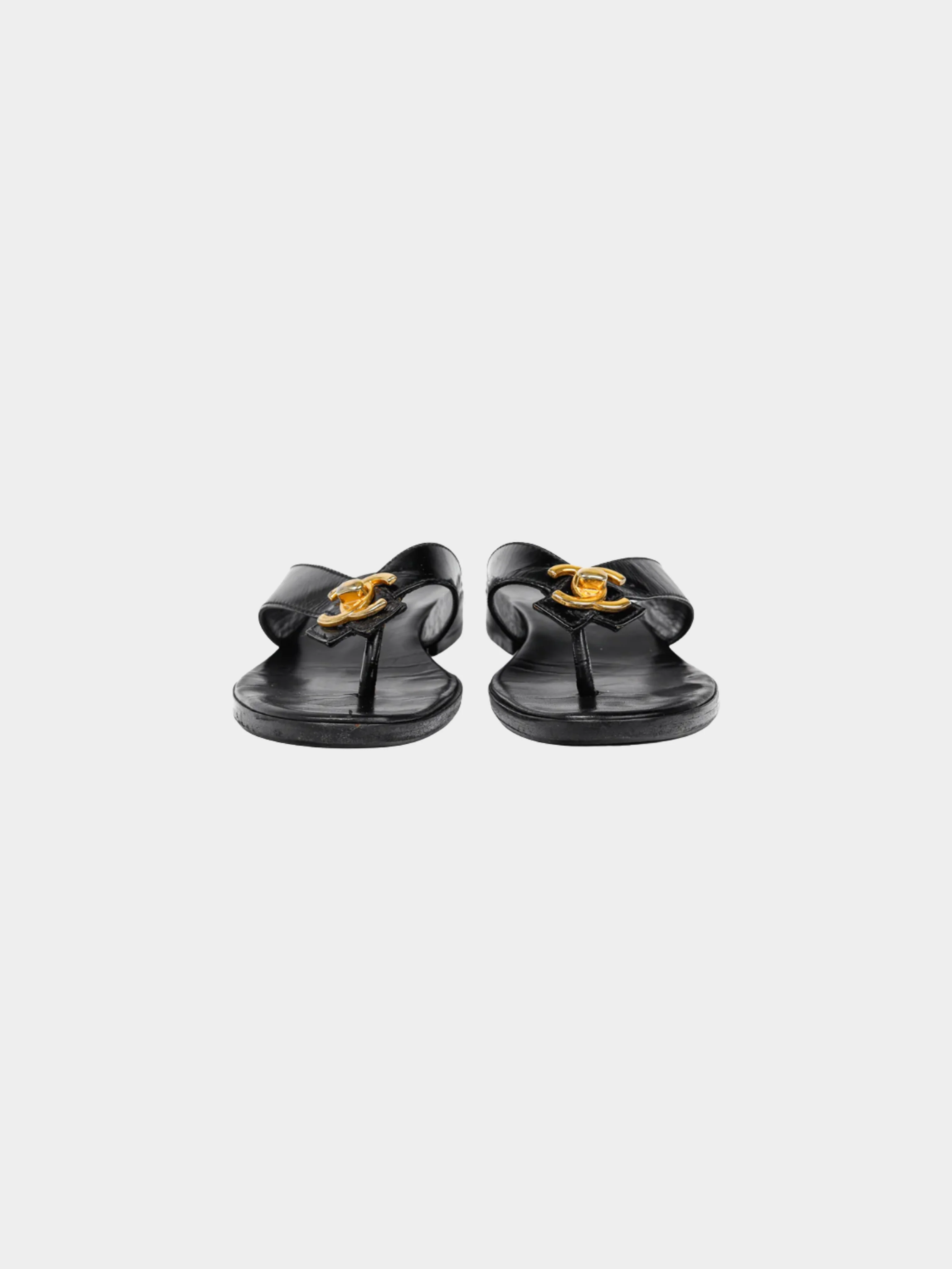 Chanel Spring 1996 Black Leather CC-Turnlock Flip Flops - Image 3