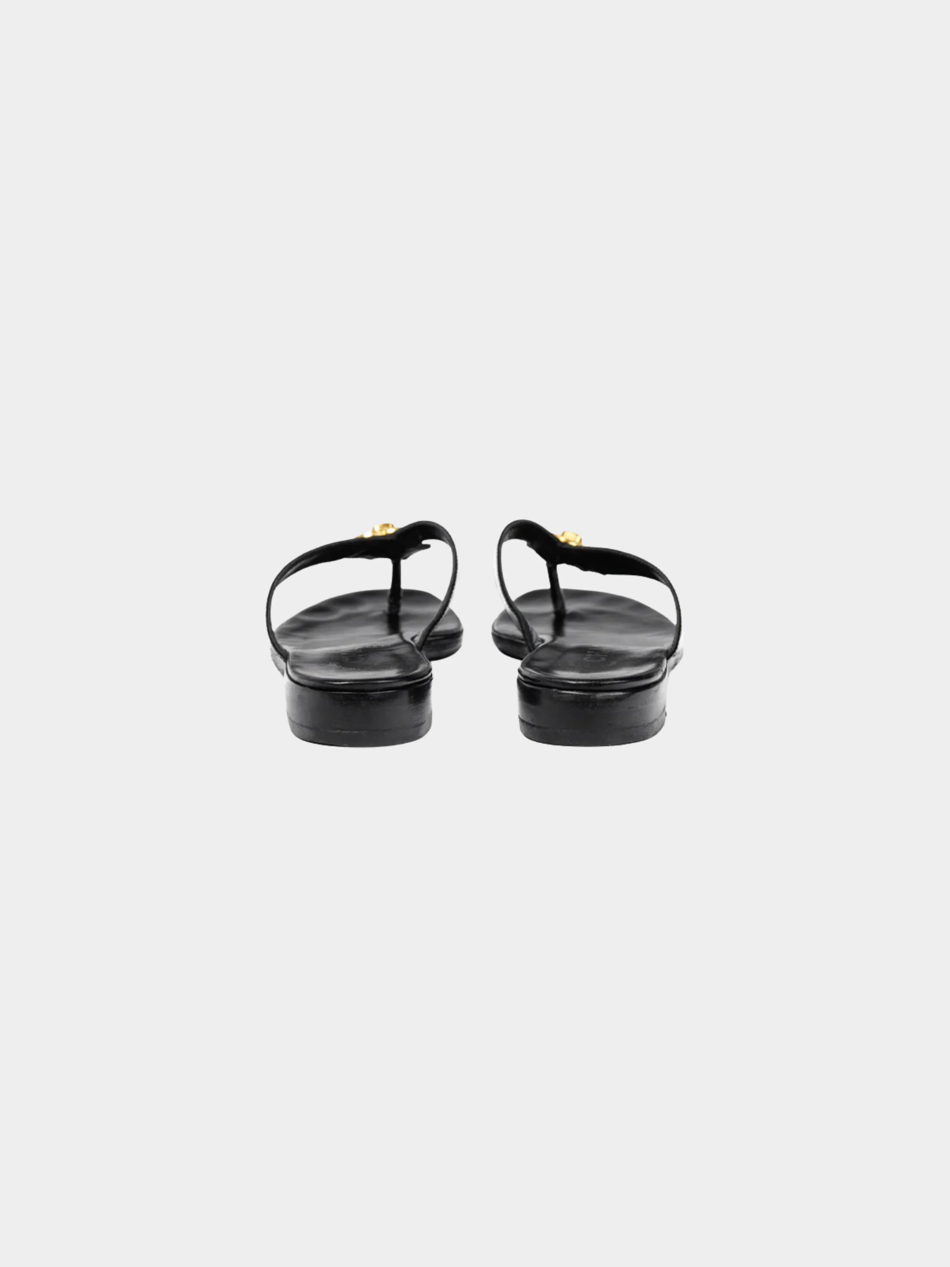 Chanel Spring 1996 Black Leather CC-Turnlock Flip Flops - Image 4