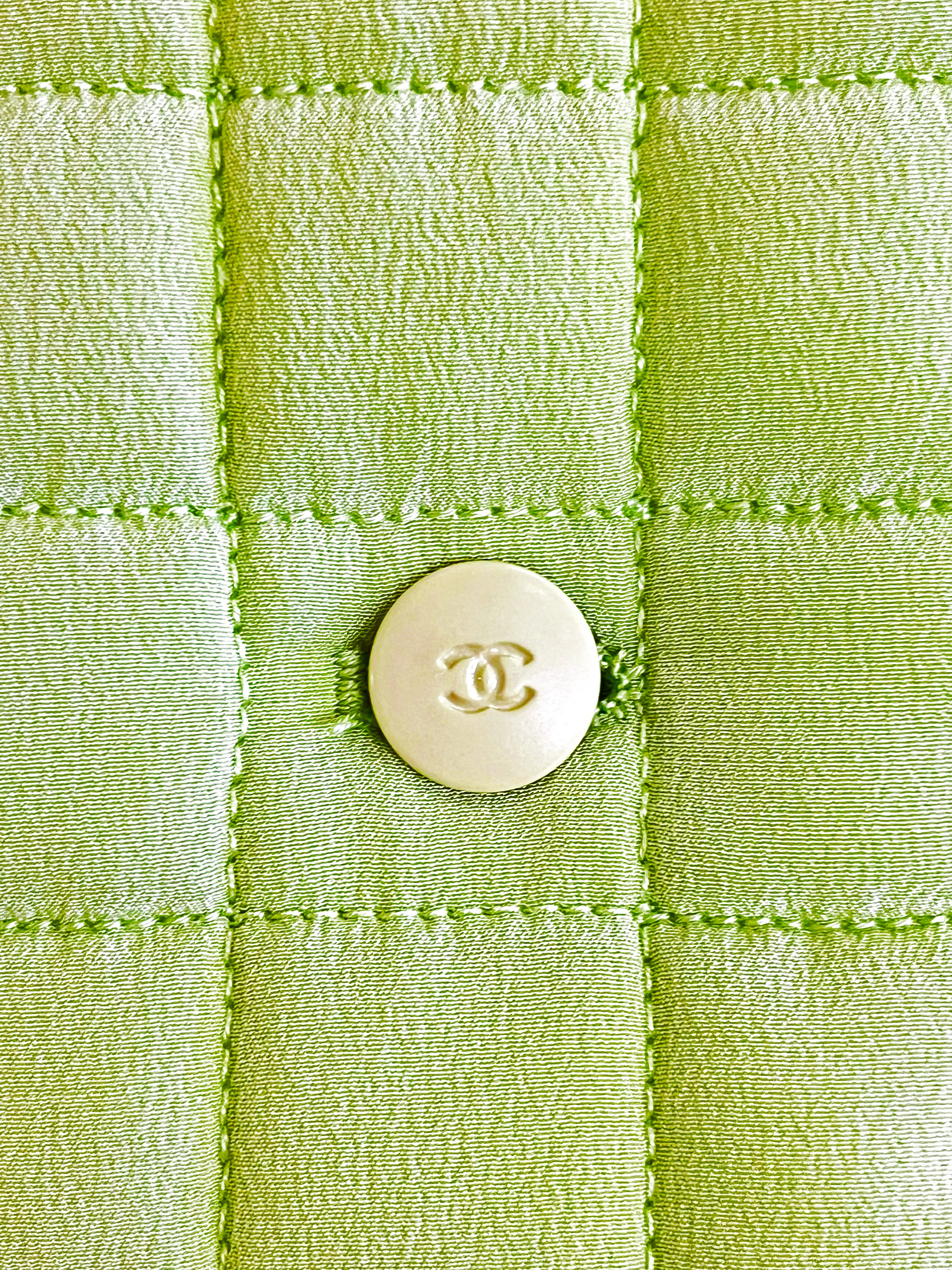 Chanel Spring 2000 Pastel Green Quilted Silk Vest - Image 3