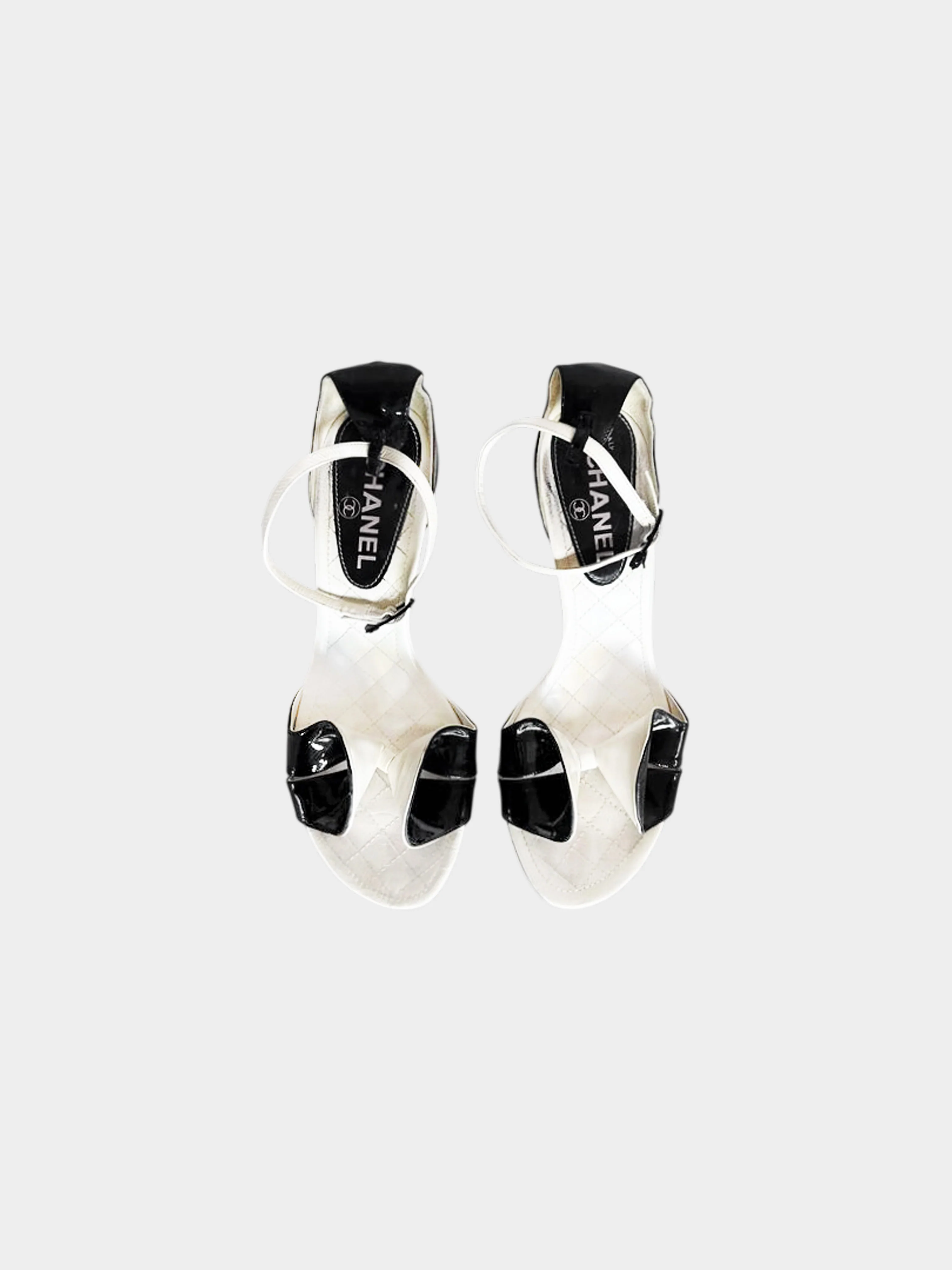 Chanel Spring 2004 Black and White Leather Bow Heels - Image 2