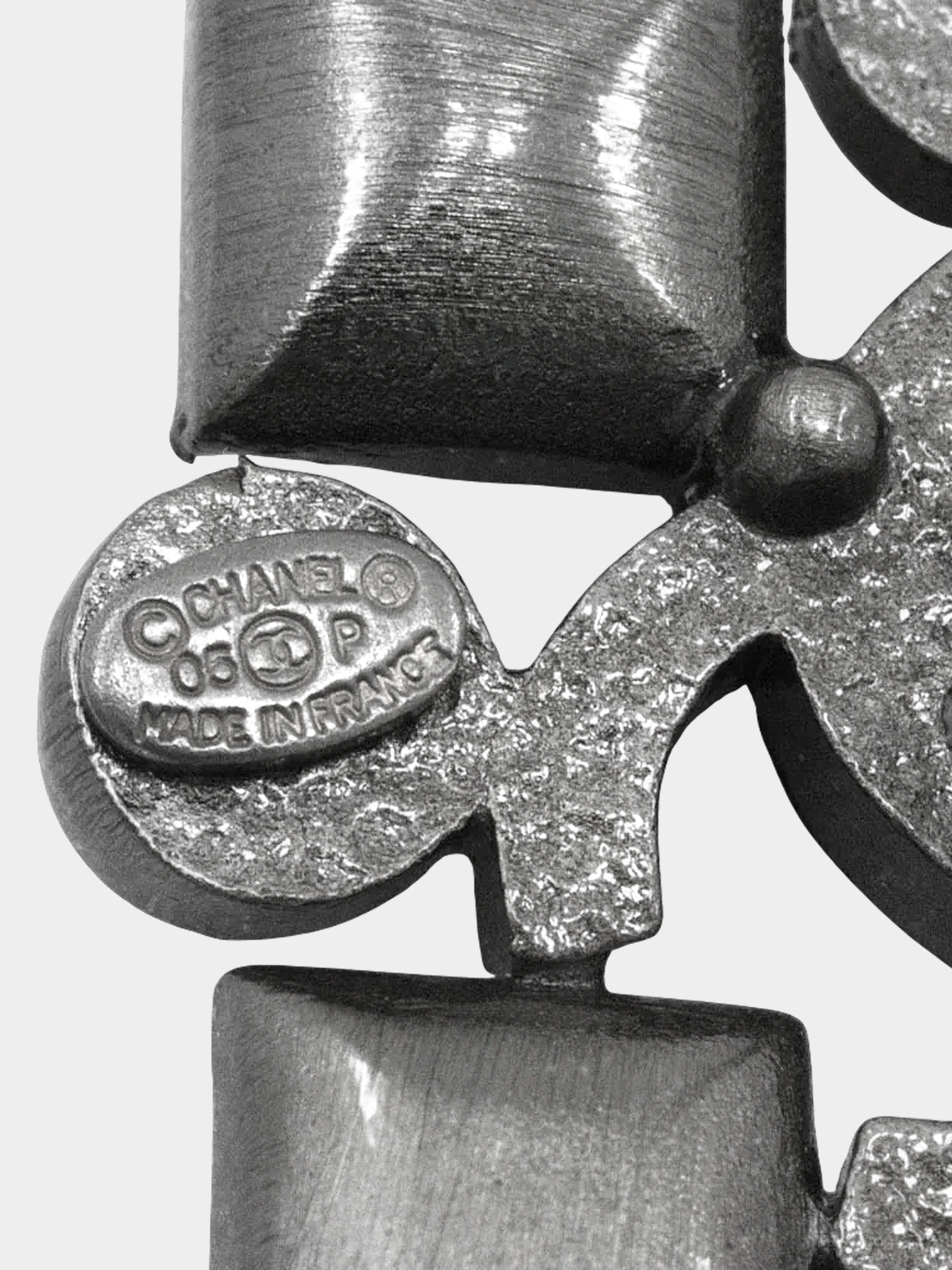Chanel Spring 2005 Gunmetal CC Rhinestone-embellished Brooch - Image 4