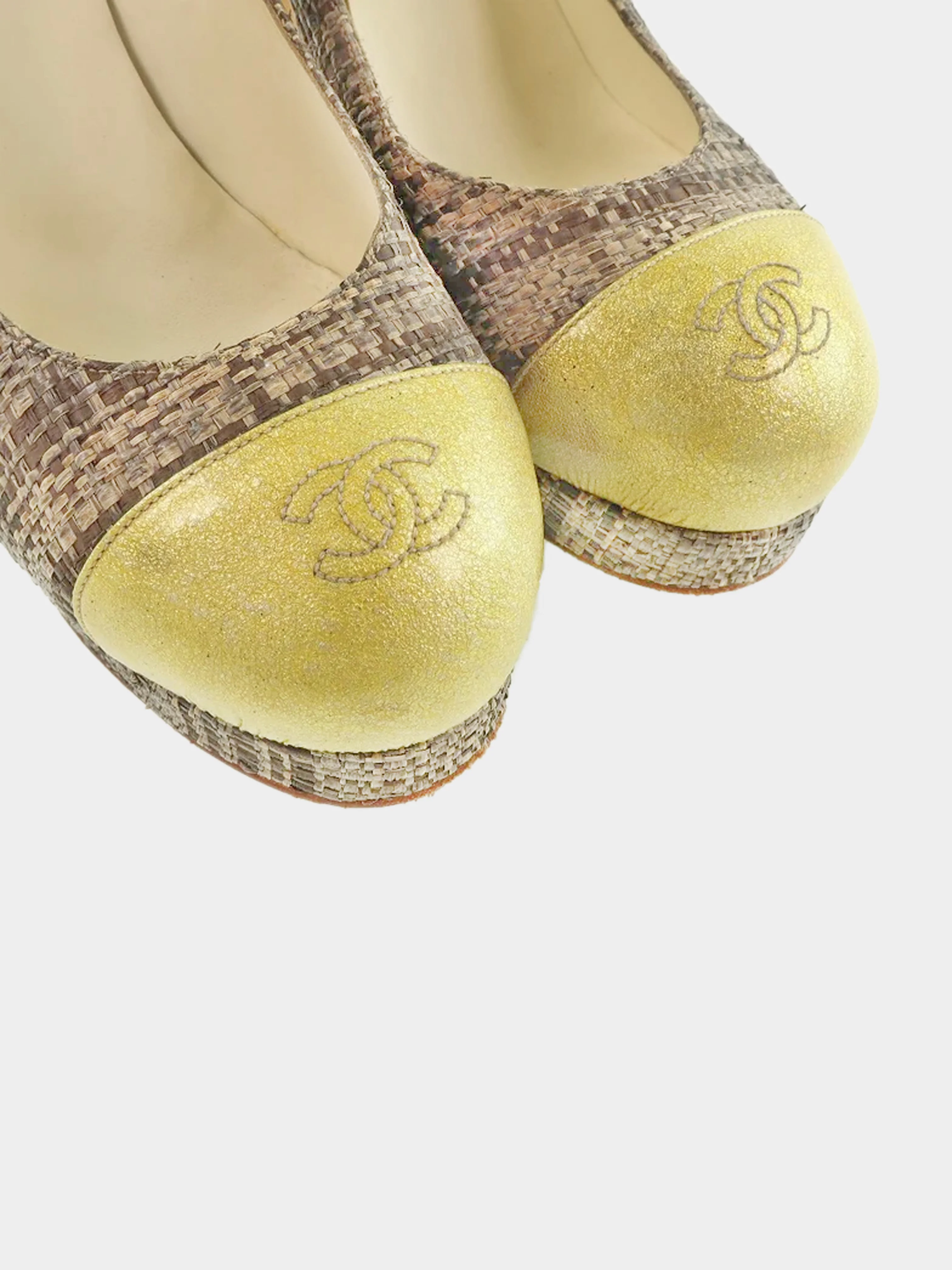 Chanel Spring 2010 Metallic Gold Patent Leather CC Raffia Lesage Pumps - Image 5