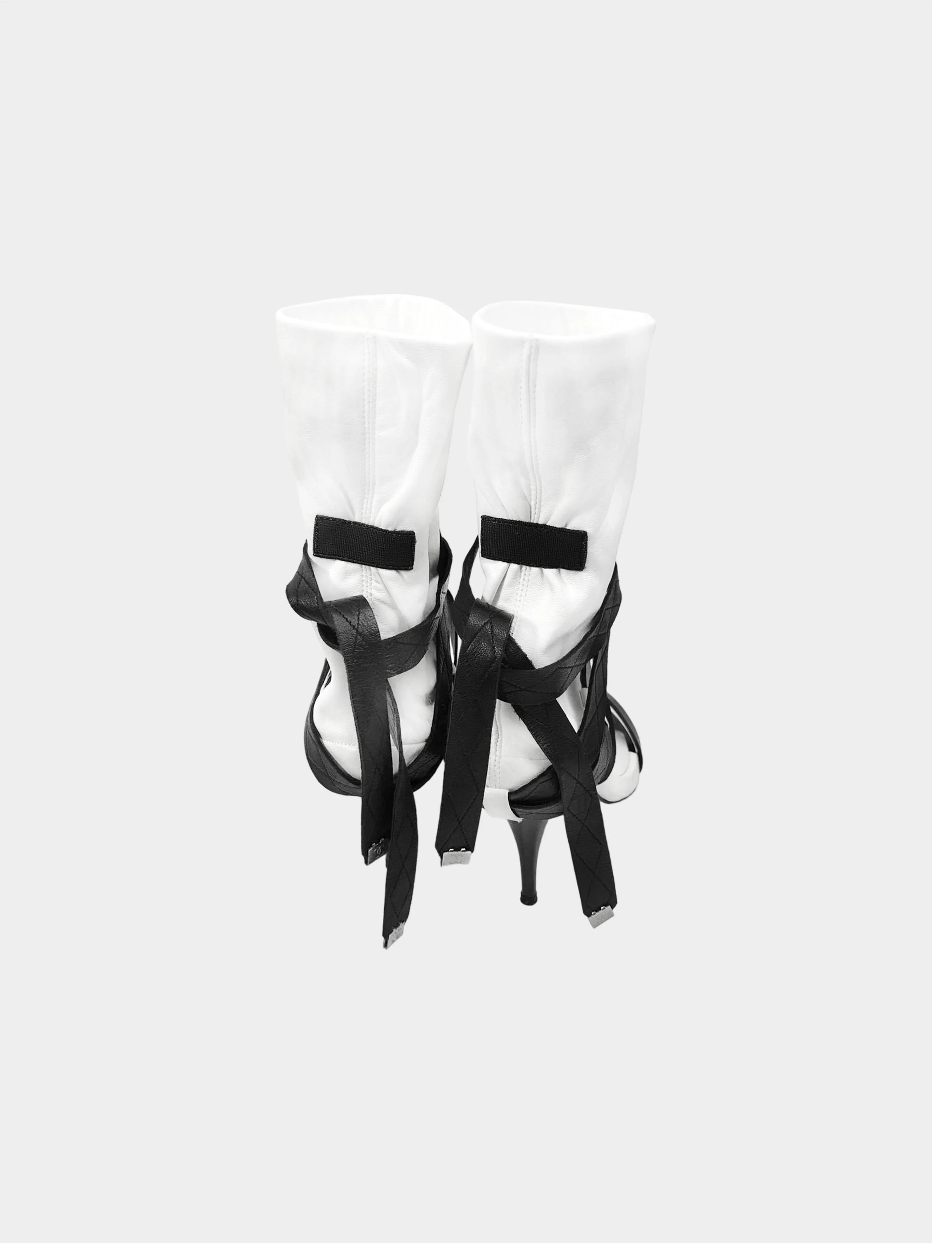 Chanel SS 2006 Black and White Colorblock Leather Heels - Image 4