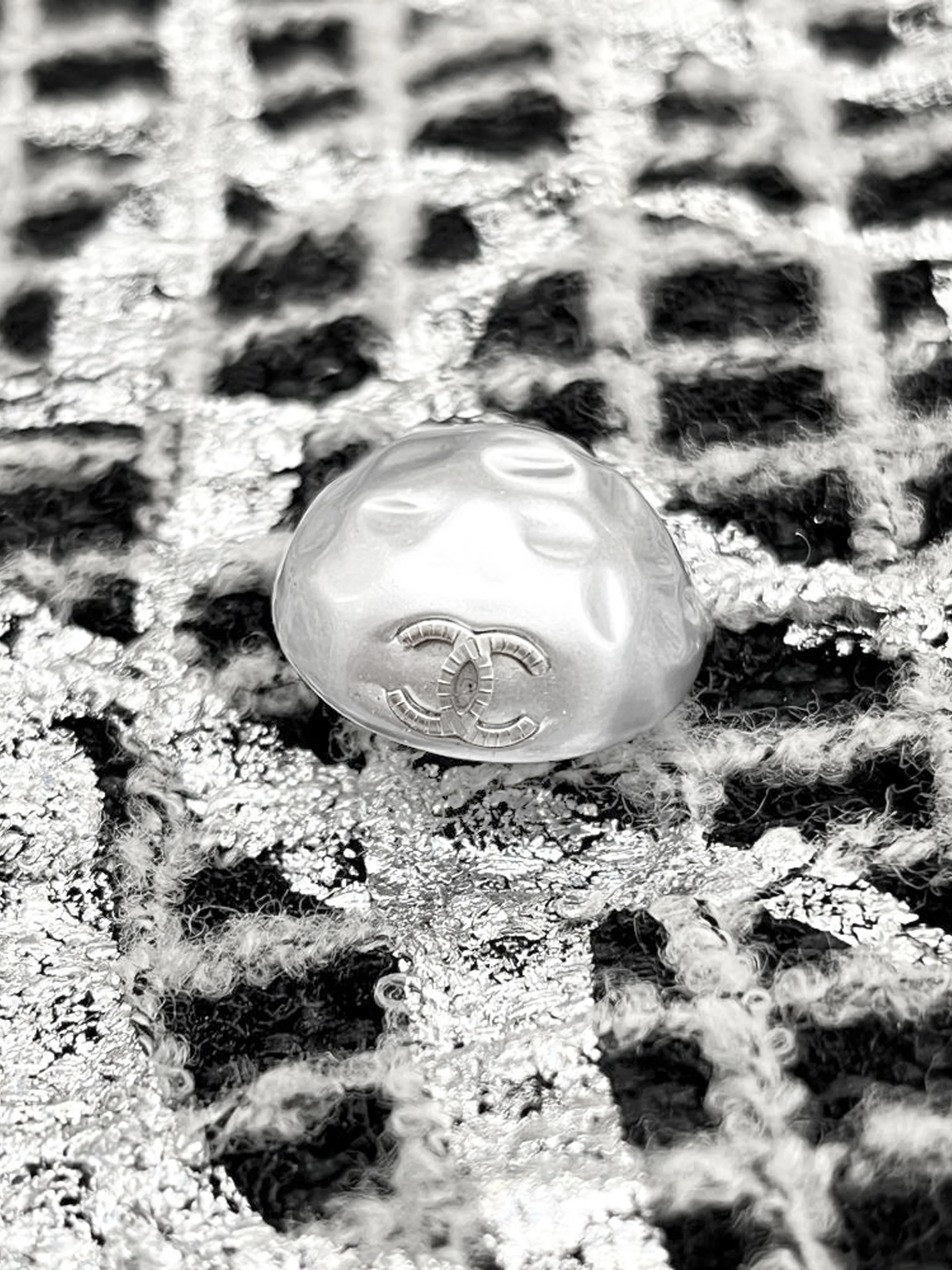 Chanel SS 2012 Silver and Black Tweed Jacket - Image 4