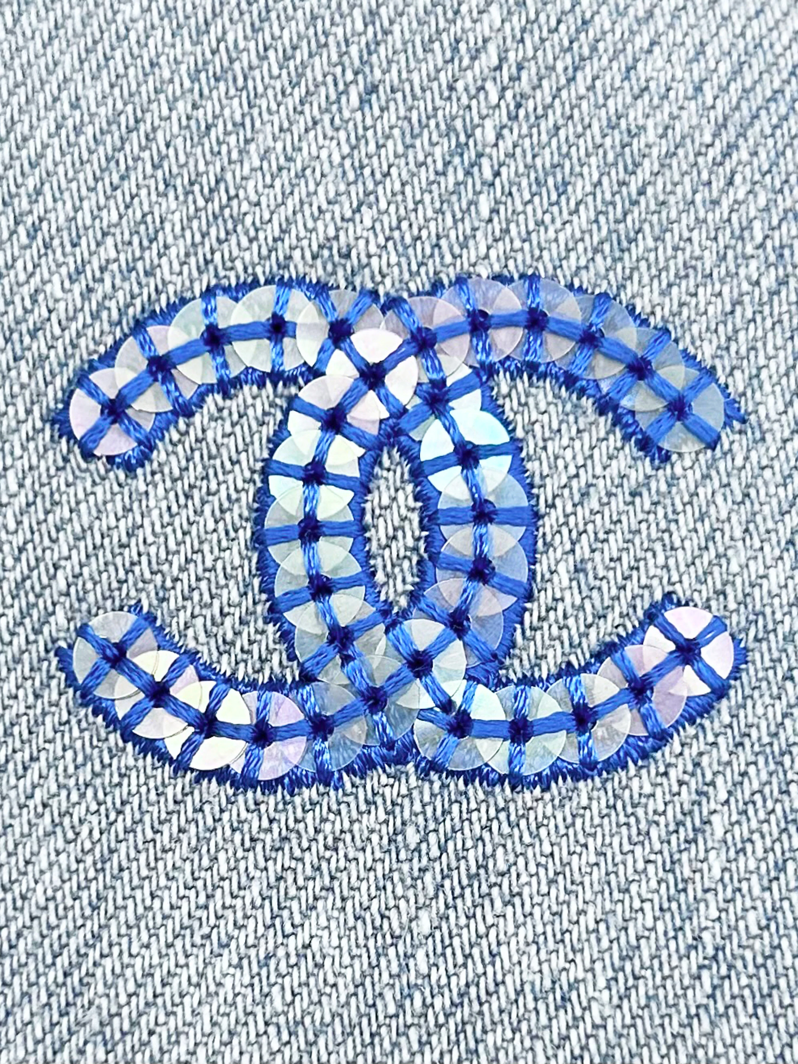 Chanel SS 2024 Denim with Sequin CC and Clover Print Reversible Bucket Hat - Image 3