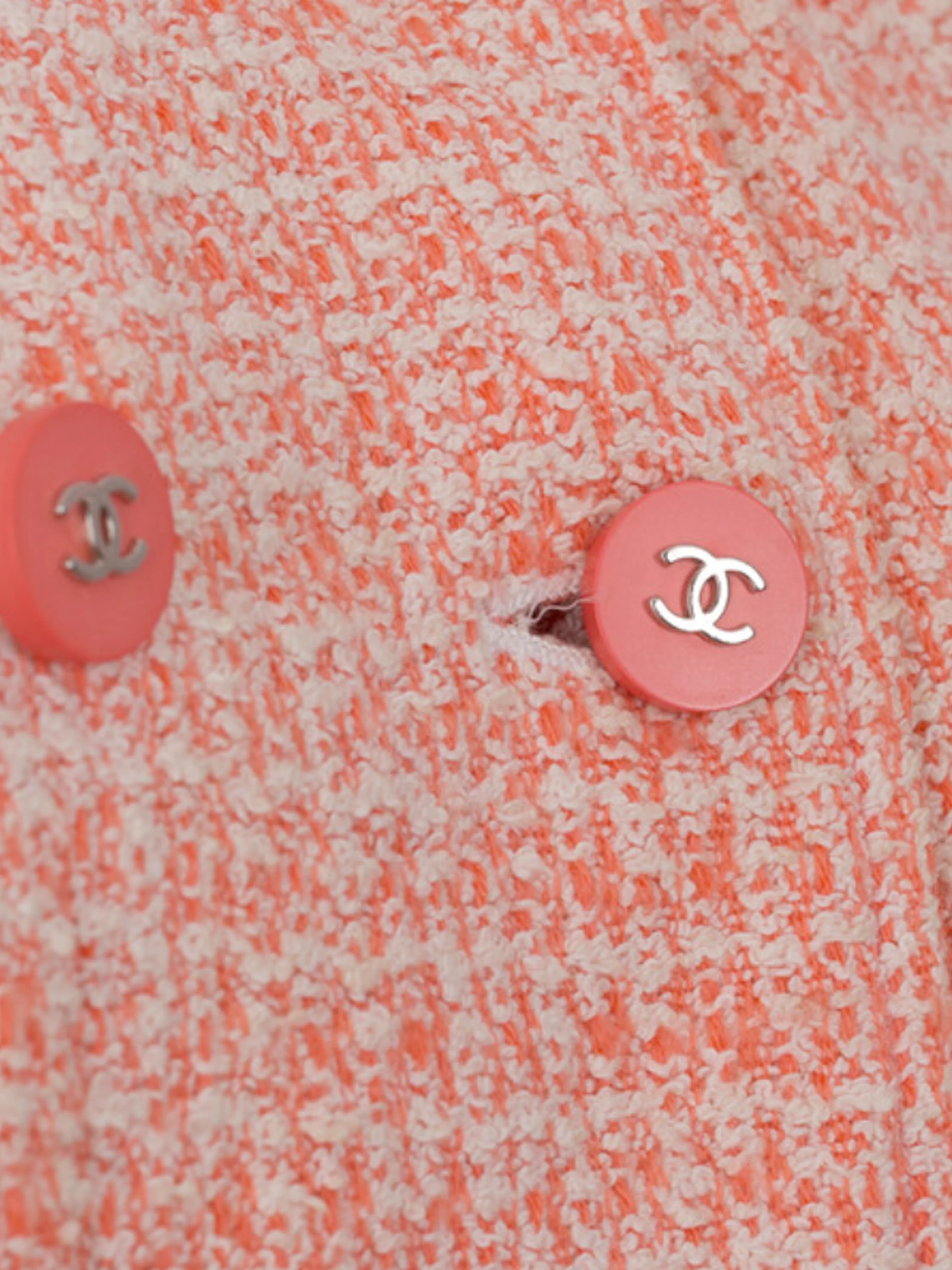 Chanel Summer 1996 Pink Tweed Summer Coat - Image 3