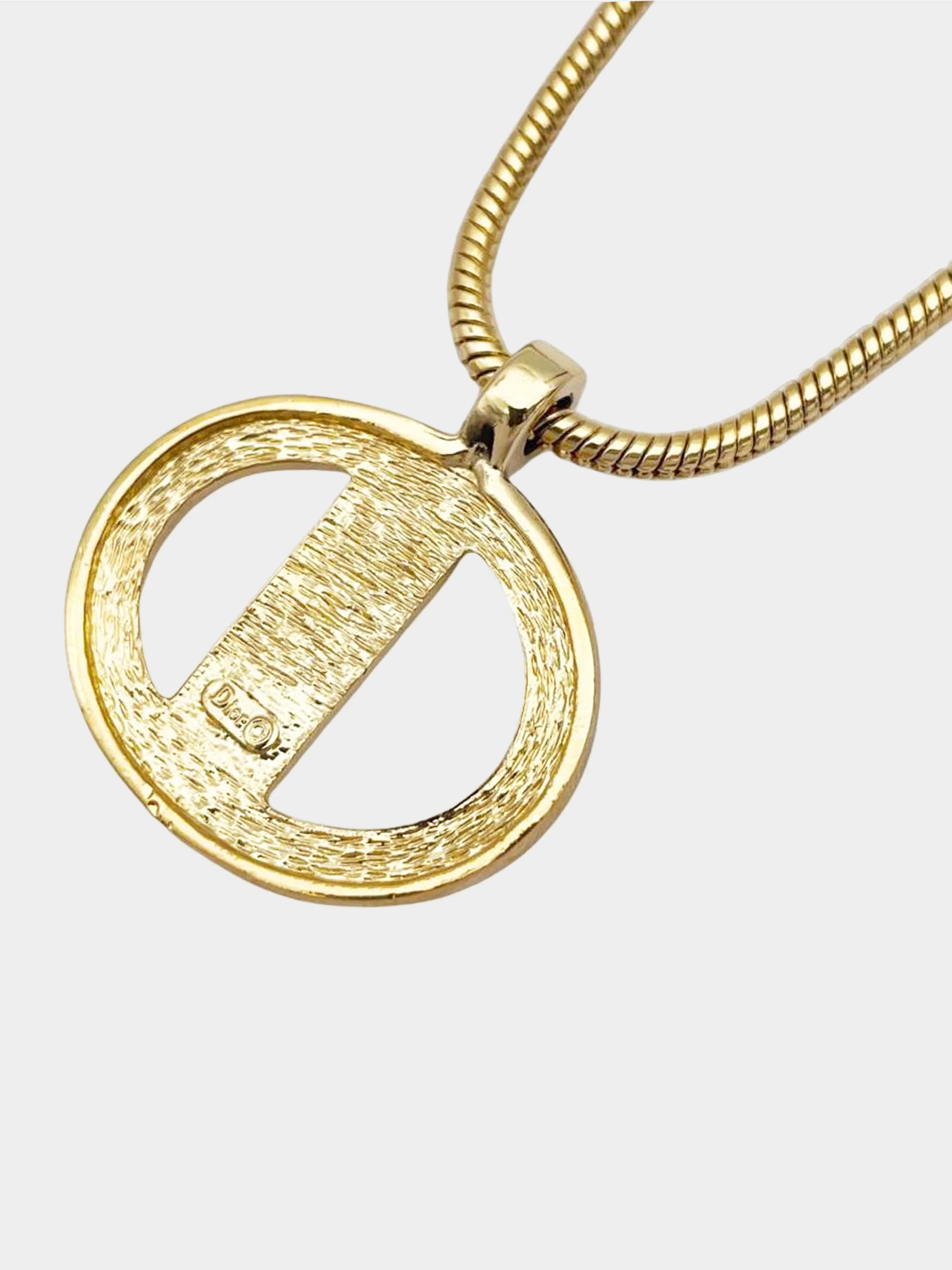 Christian Dior 1990s Gold CD Round Pendant Necklace - Image 3
