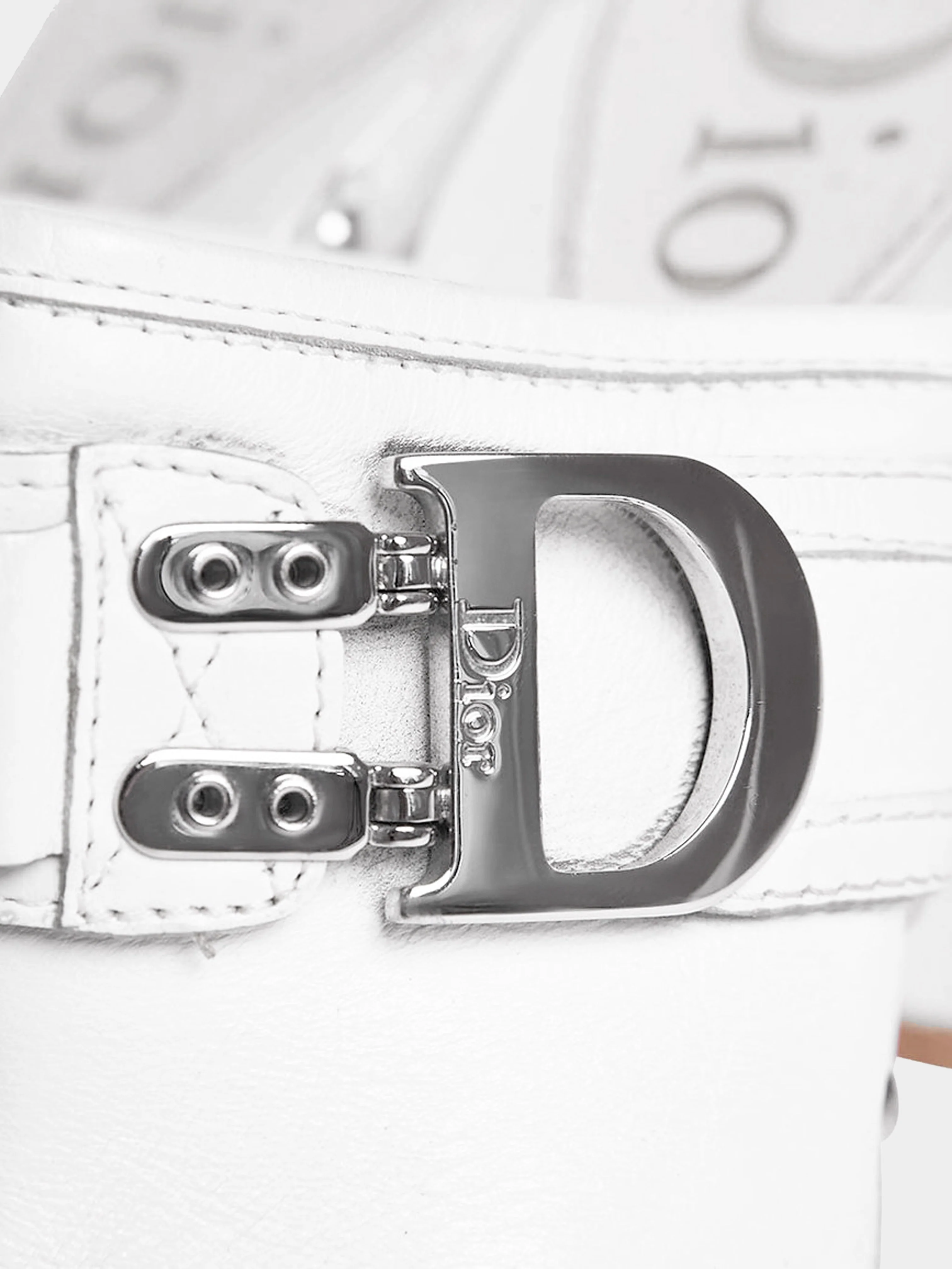 Christian Dior 2000s White Diorquake D-flight Leather Clogs - Image 4