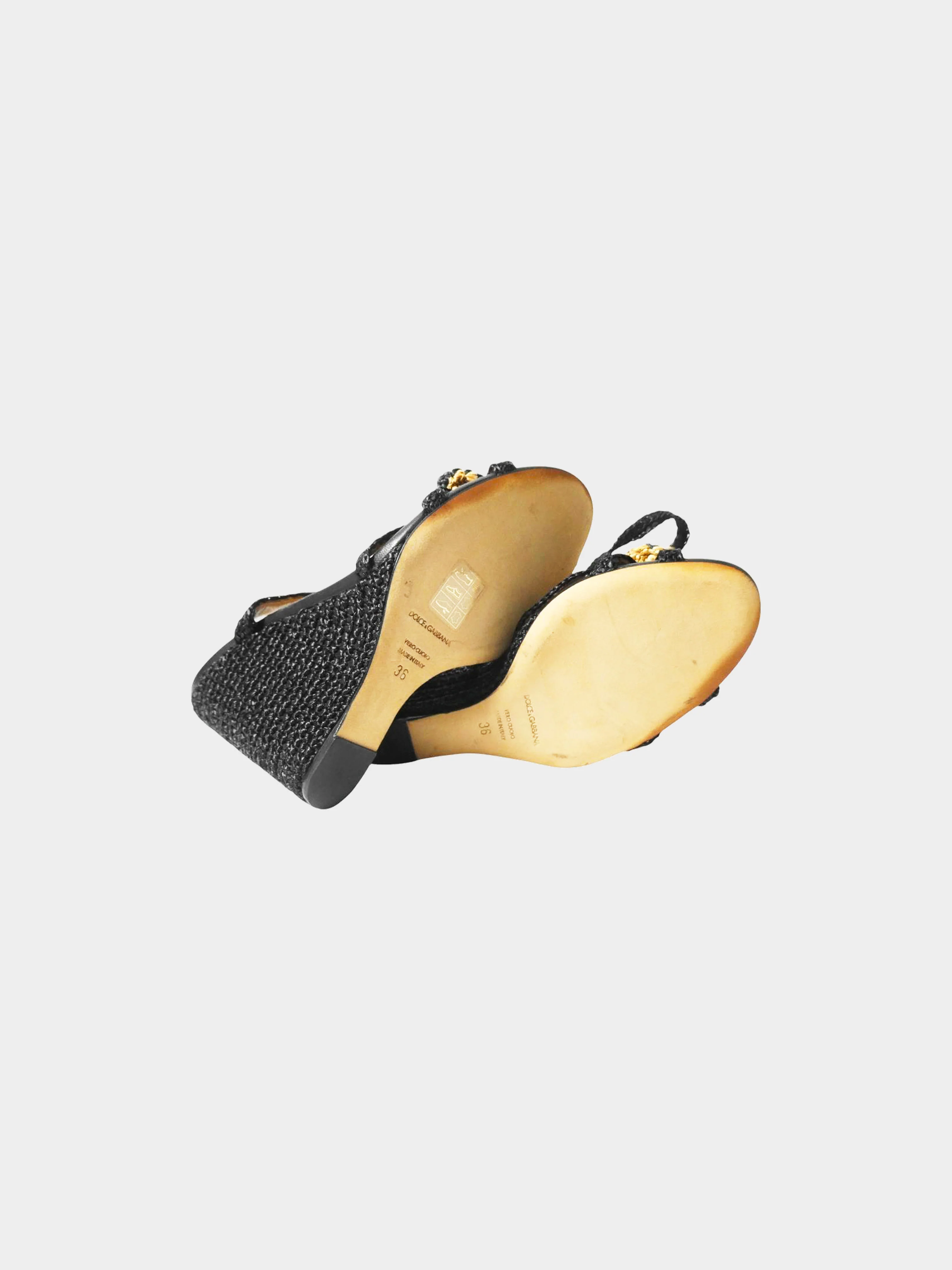 Dolce and Gabbana 2010s Black and Beige Raffia Flower Wedge Sandals - Image 5