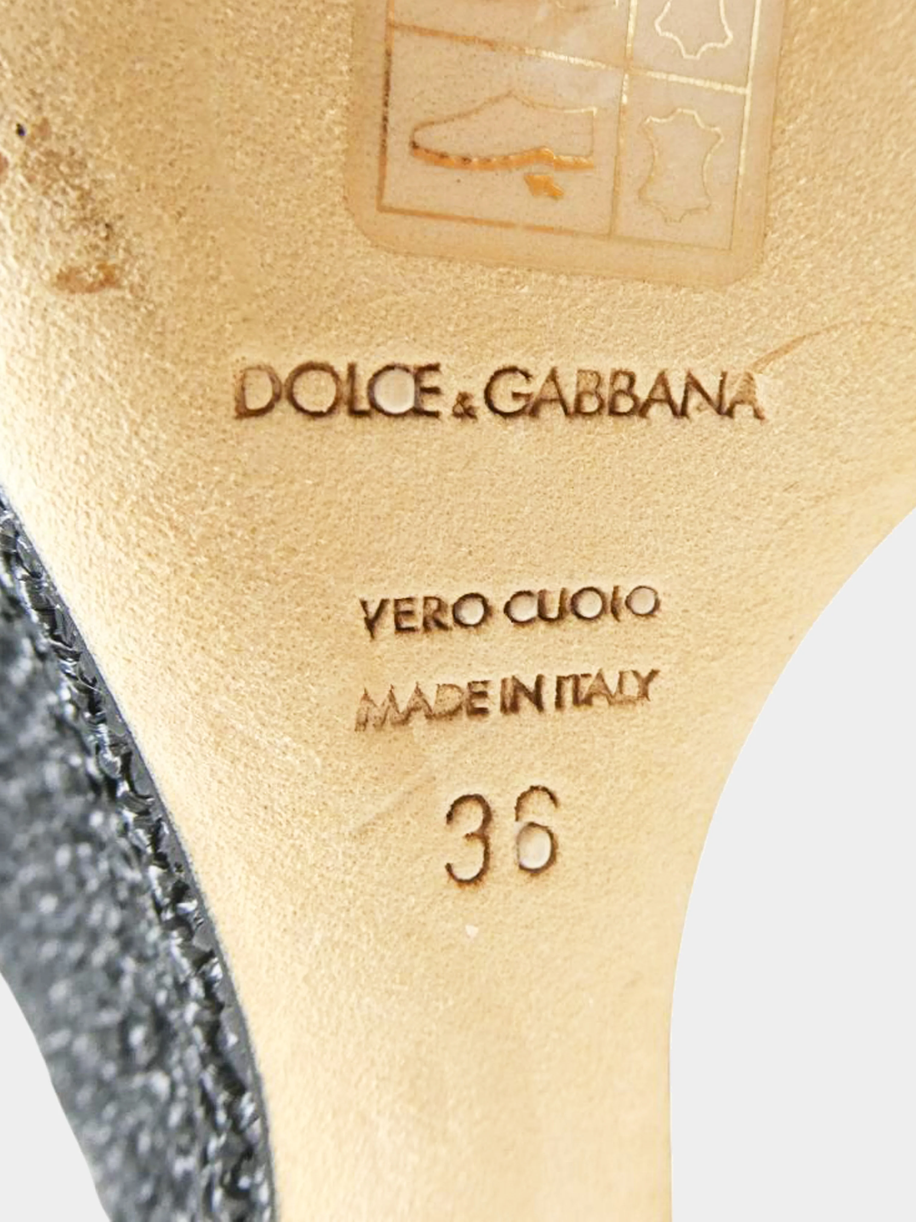 Dolce and Gabbana 2010s Black and Beige Raffia Flower Wedge Sandals - Image 7