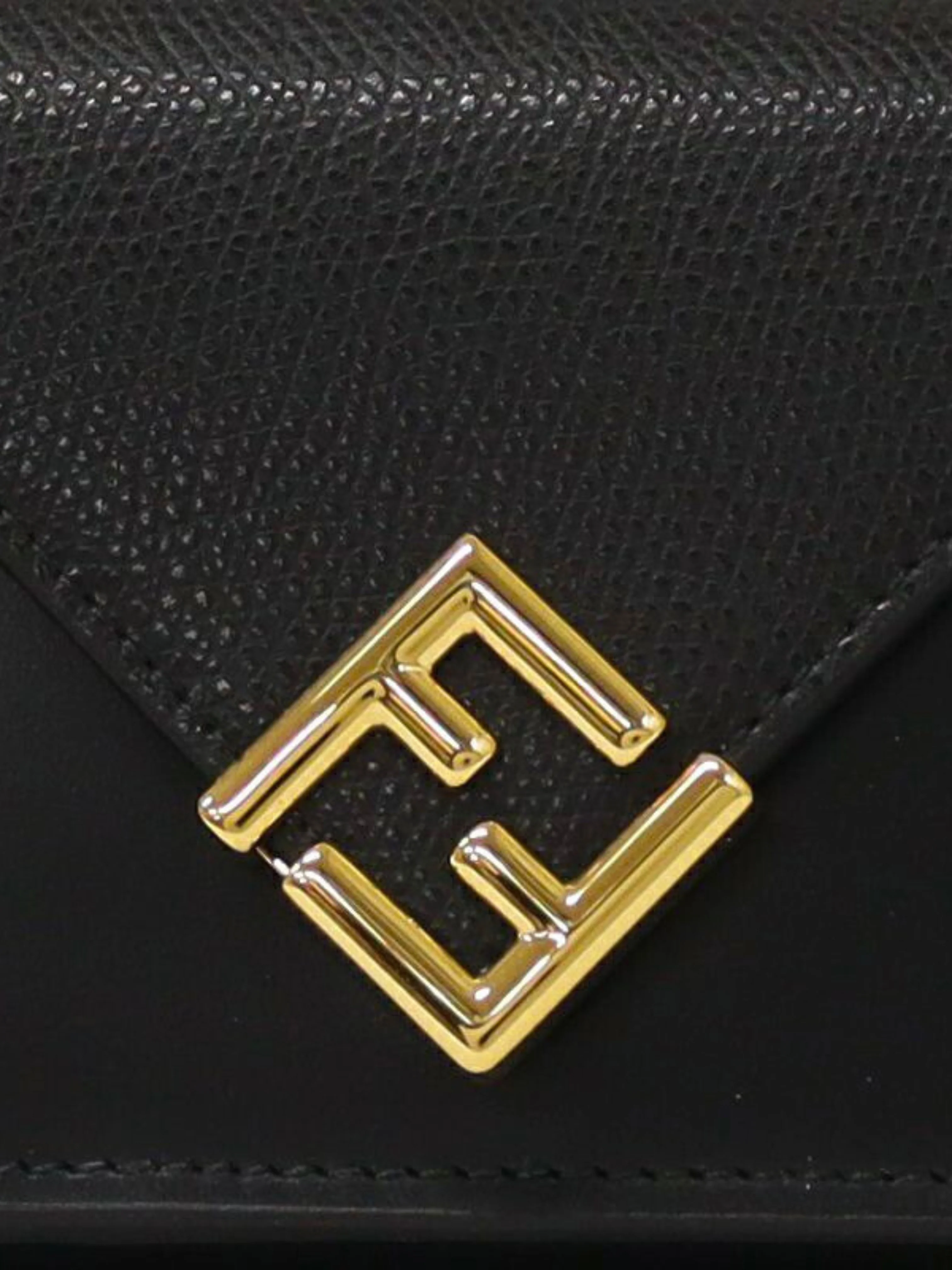 Fendi 2000s Black Leather FF Diamond Compact Wallet - Image 6