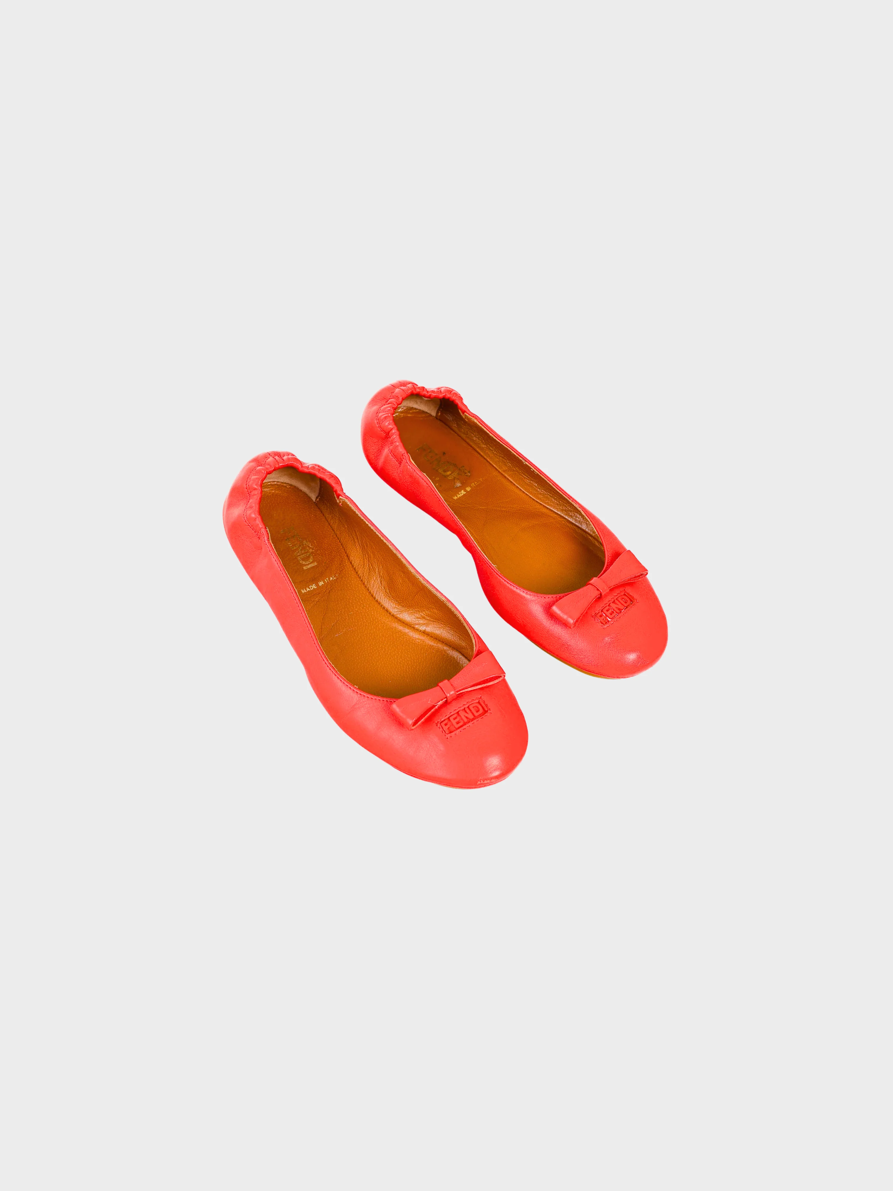 Fendi 2010s Red Leather Bow Scrunch Ballet Flats - Image 2