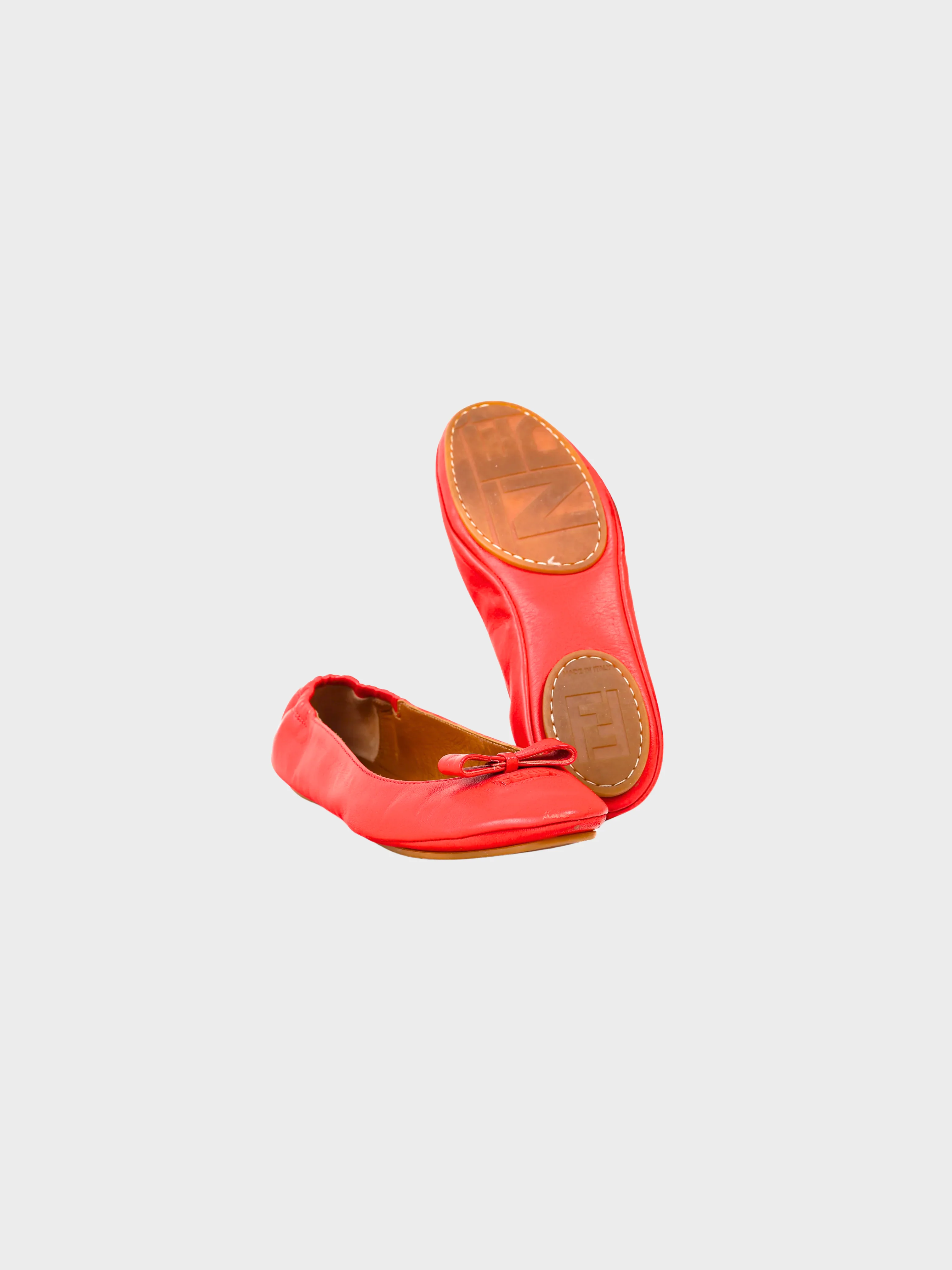 Fendi 2010s Red Leather Bow Scrunch Ballet Flats - Image 4
