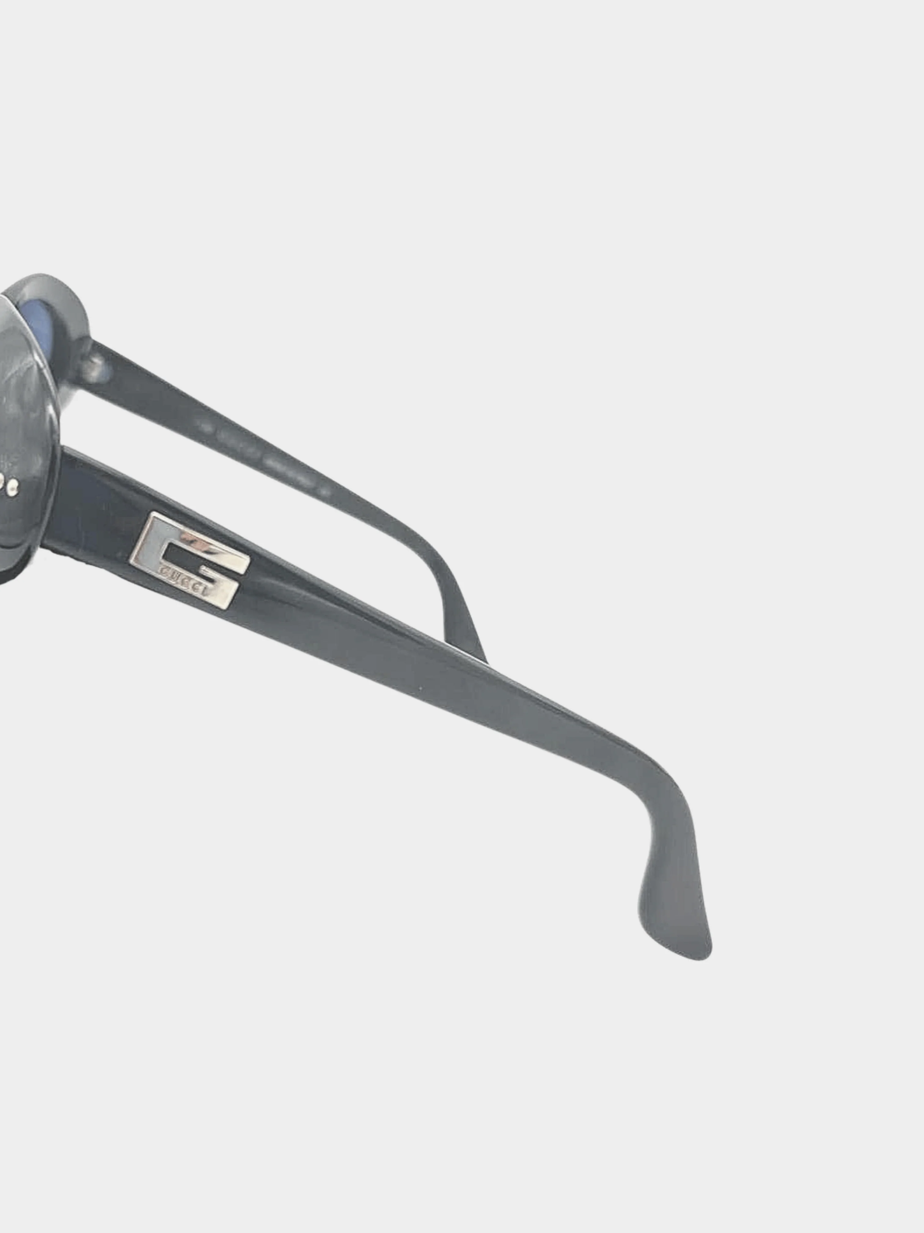 Gucci 2000s Black Oval Sunglasses - Image 4