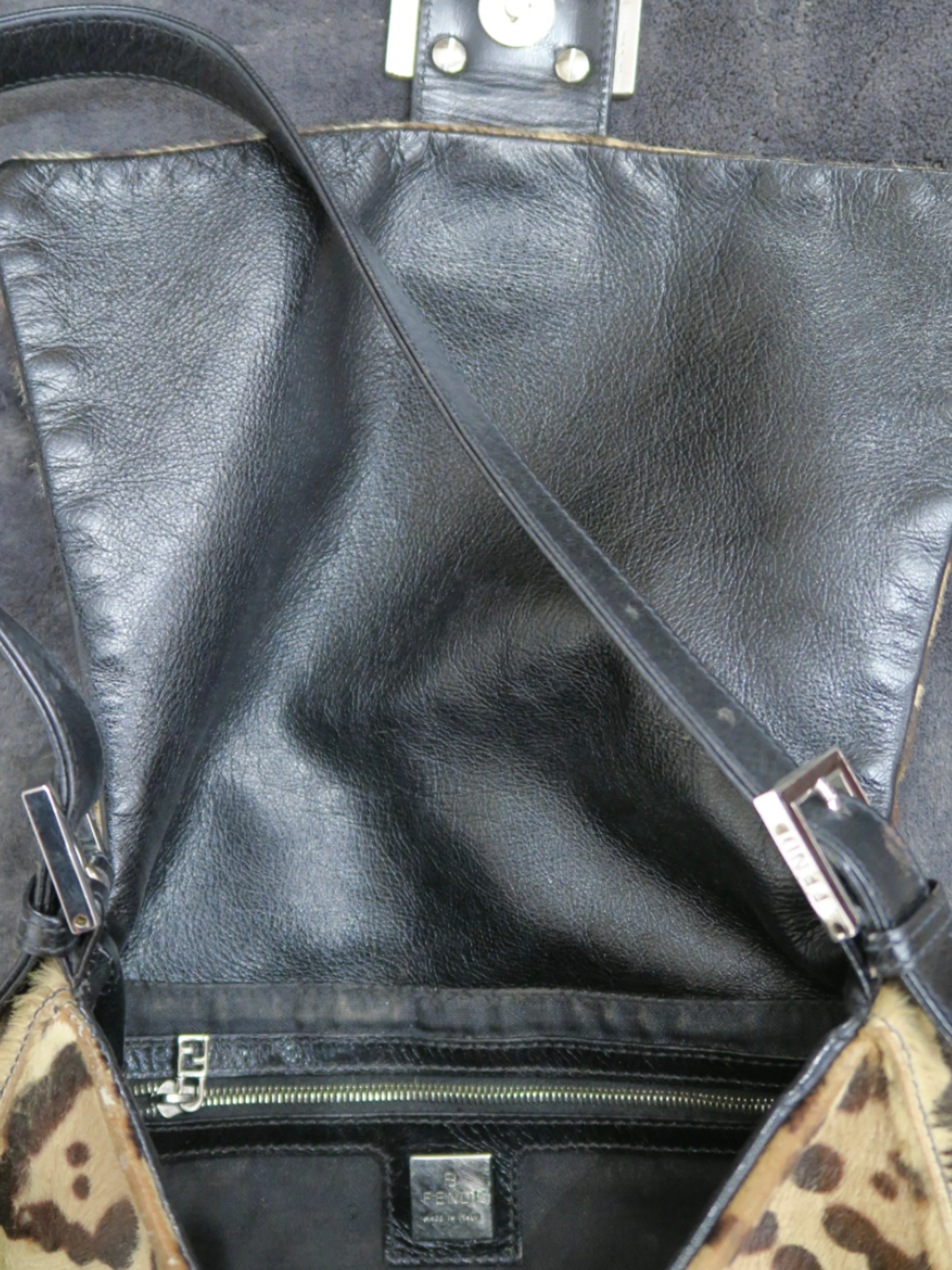 Gucci 2000s Black Pebbled Leather New Jackie Medium Shoulder Bag - Image 3