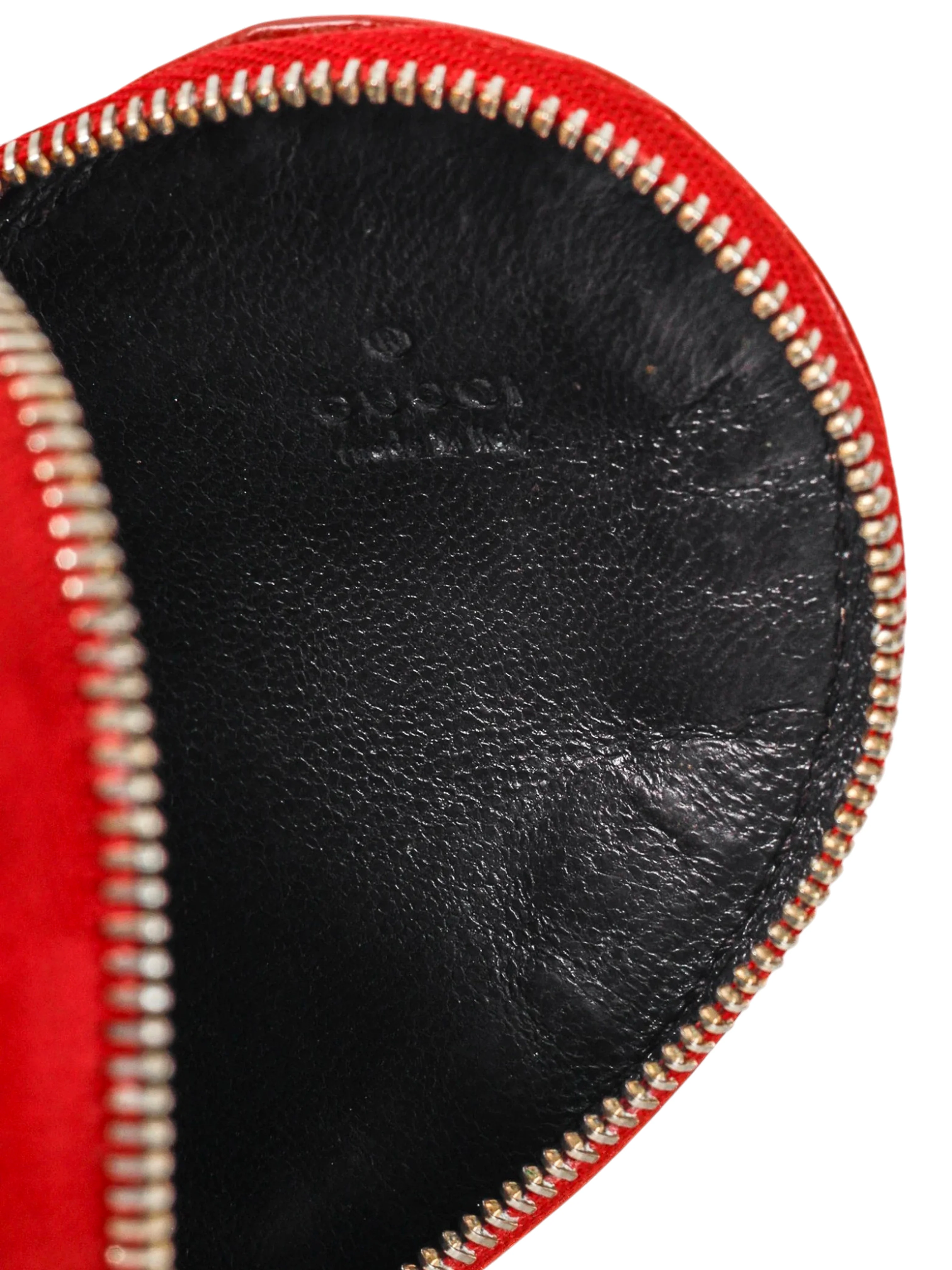 Gucci 2008 Red Patent Leather and Monogram Coated Canvas Tattoo Heart Coin Purse - Image 4