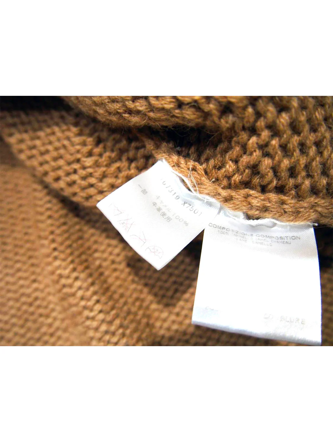 Gucci Beige 2000s Camel Hair Turtleneck Logo Poncho - Image 3