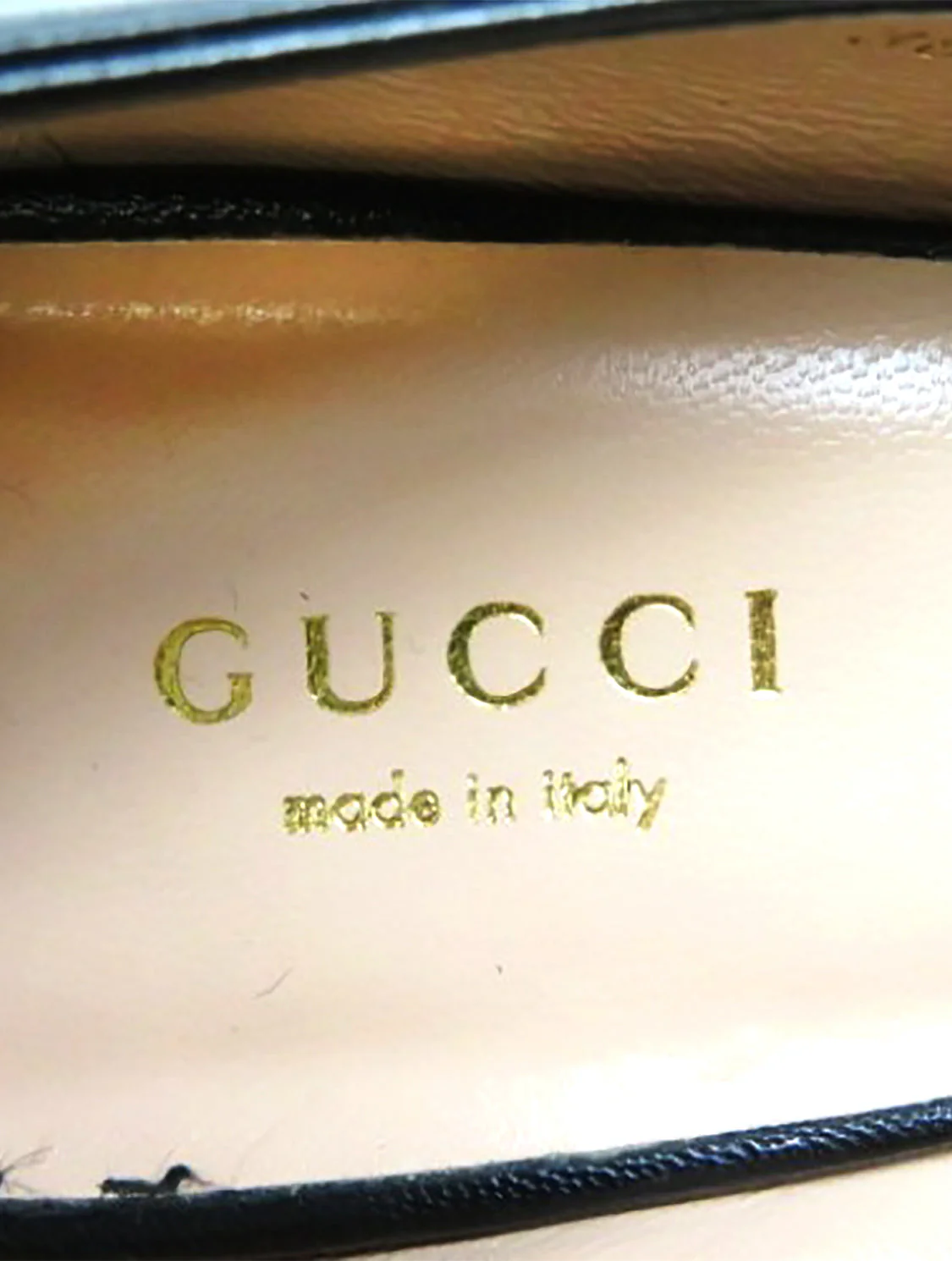 Gucci 2020s Black Leather Gold Logo Platform Heels - Image 8