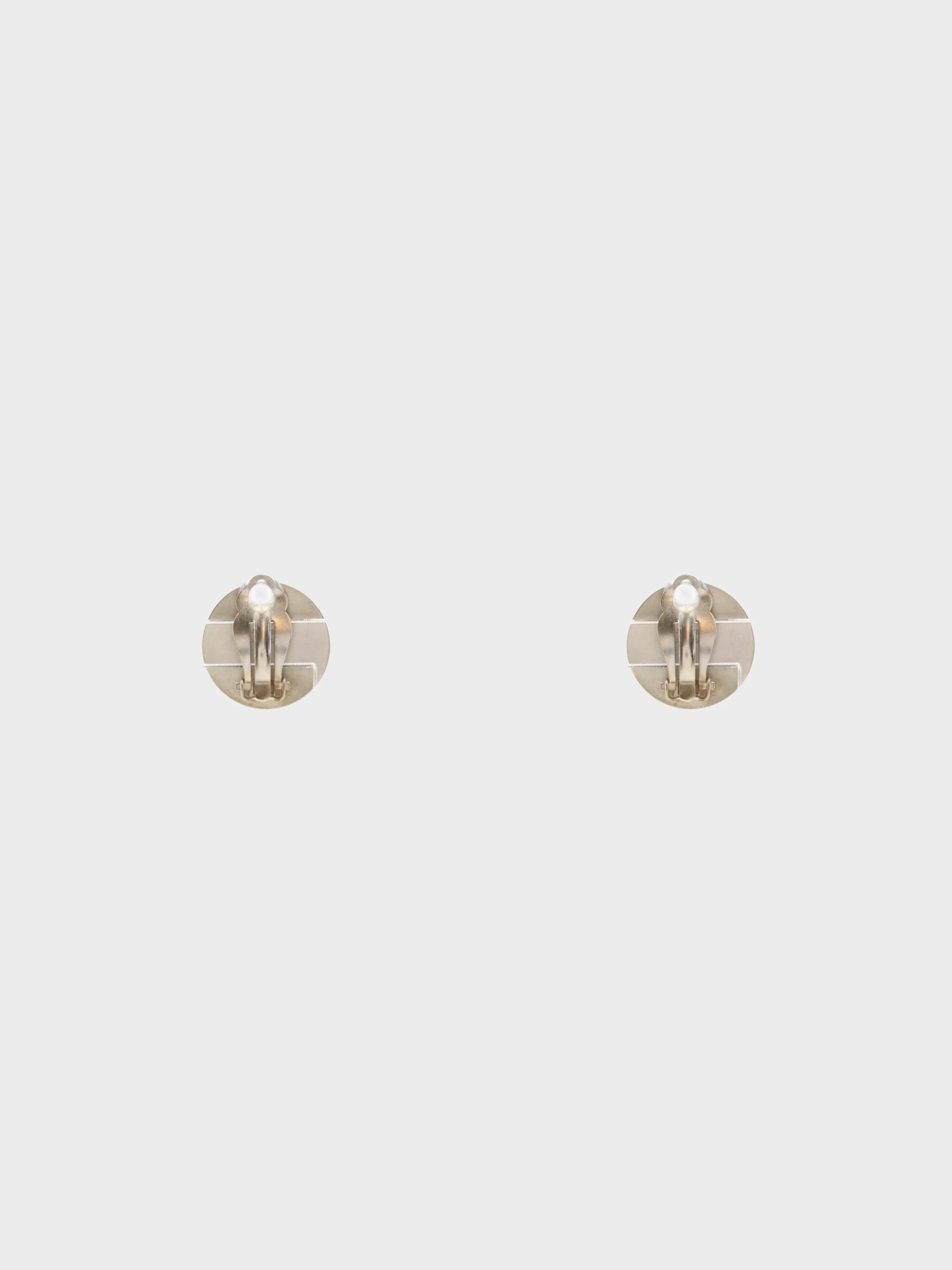Hermès 1990s Silver Bijouterie Fantaisie Shell Clip-on Earrings - Image 2