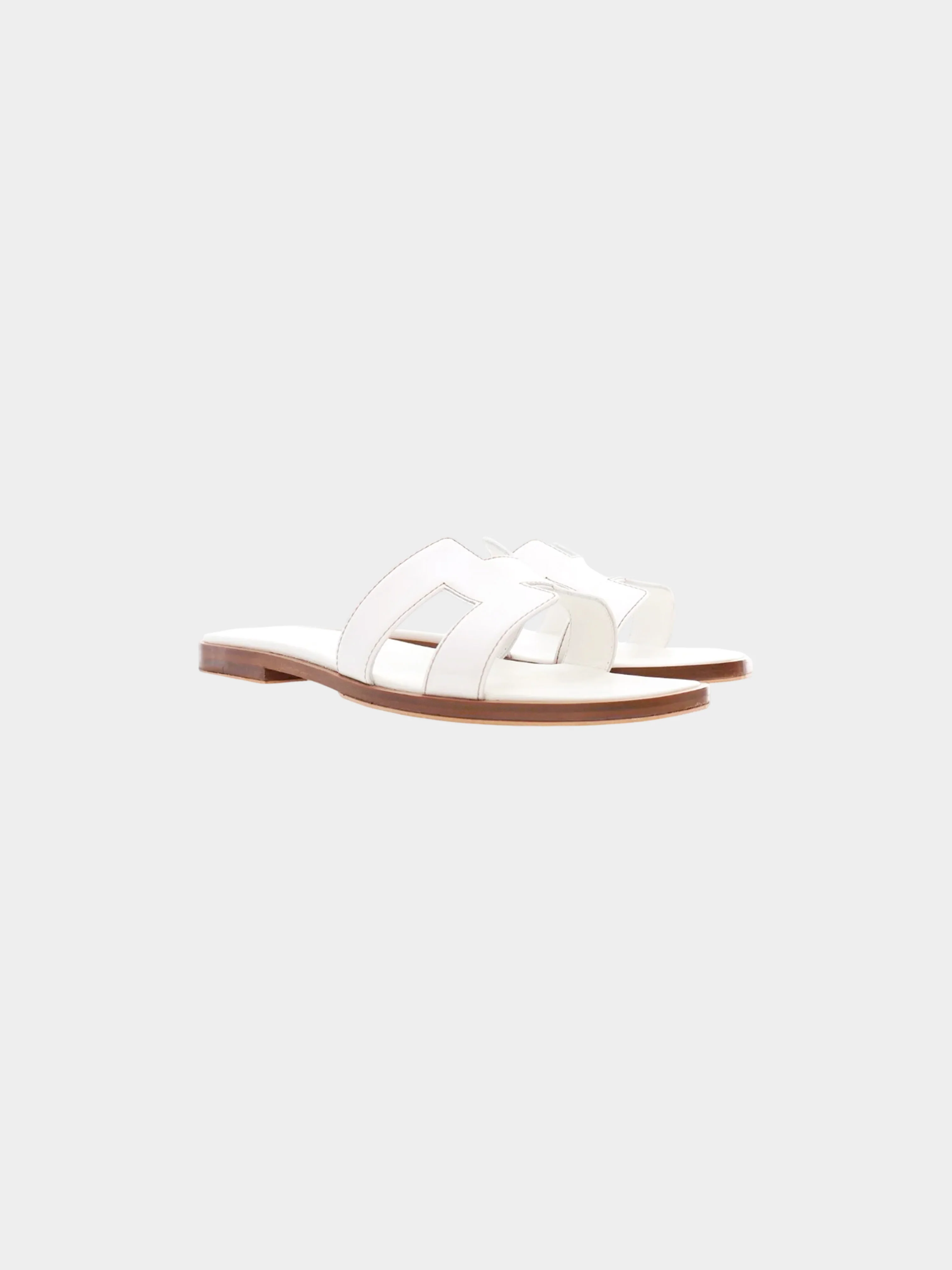 Hermes 2010s White Oran Leather Sandals - Image 3
