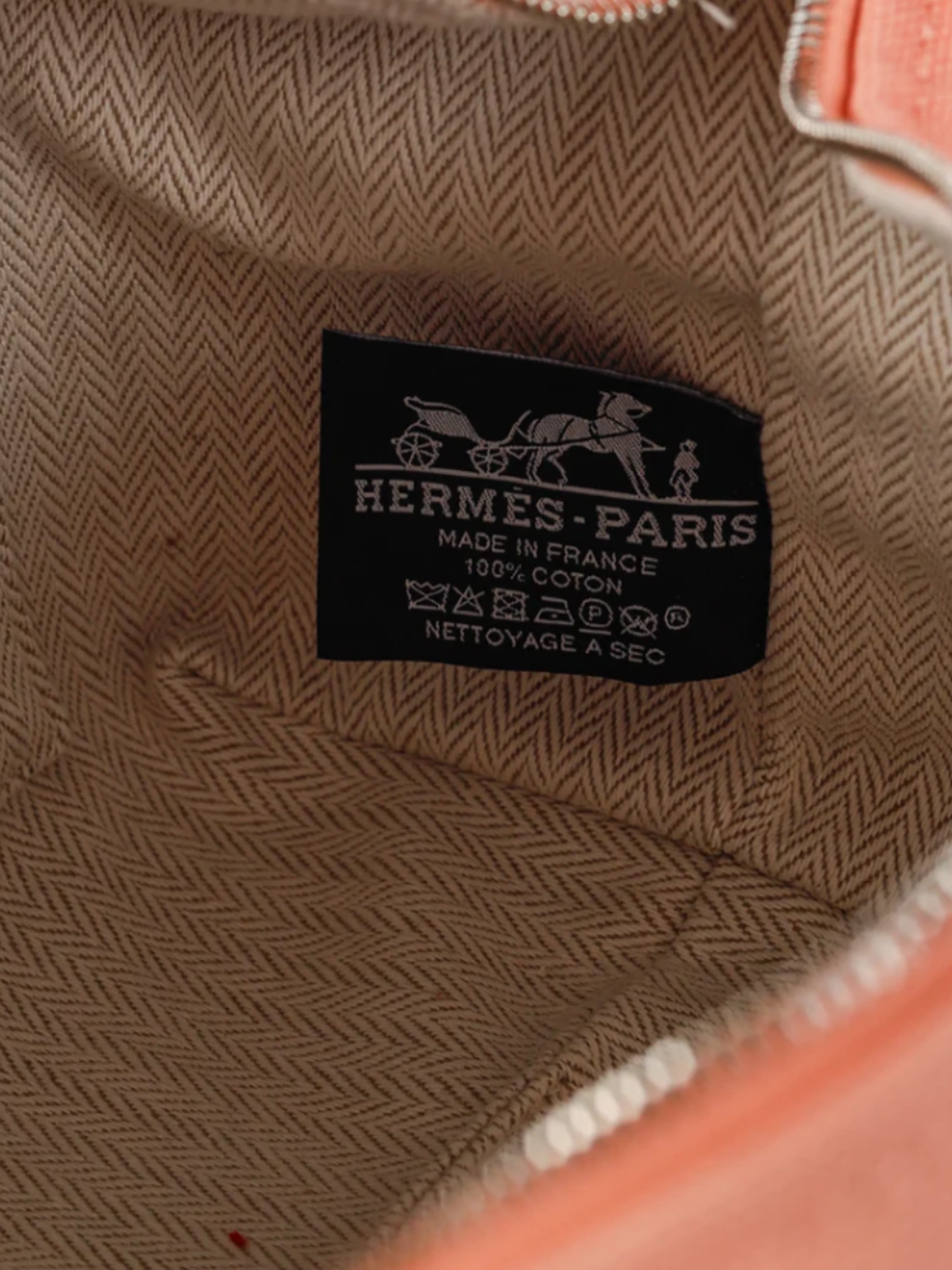 Hermes 2020s Coral Bride-a-Brac Small Model Goyave Canvas Case - Image 6