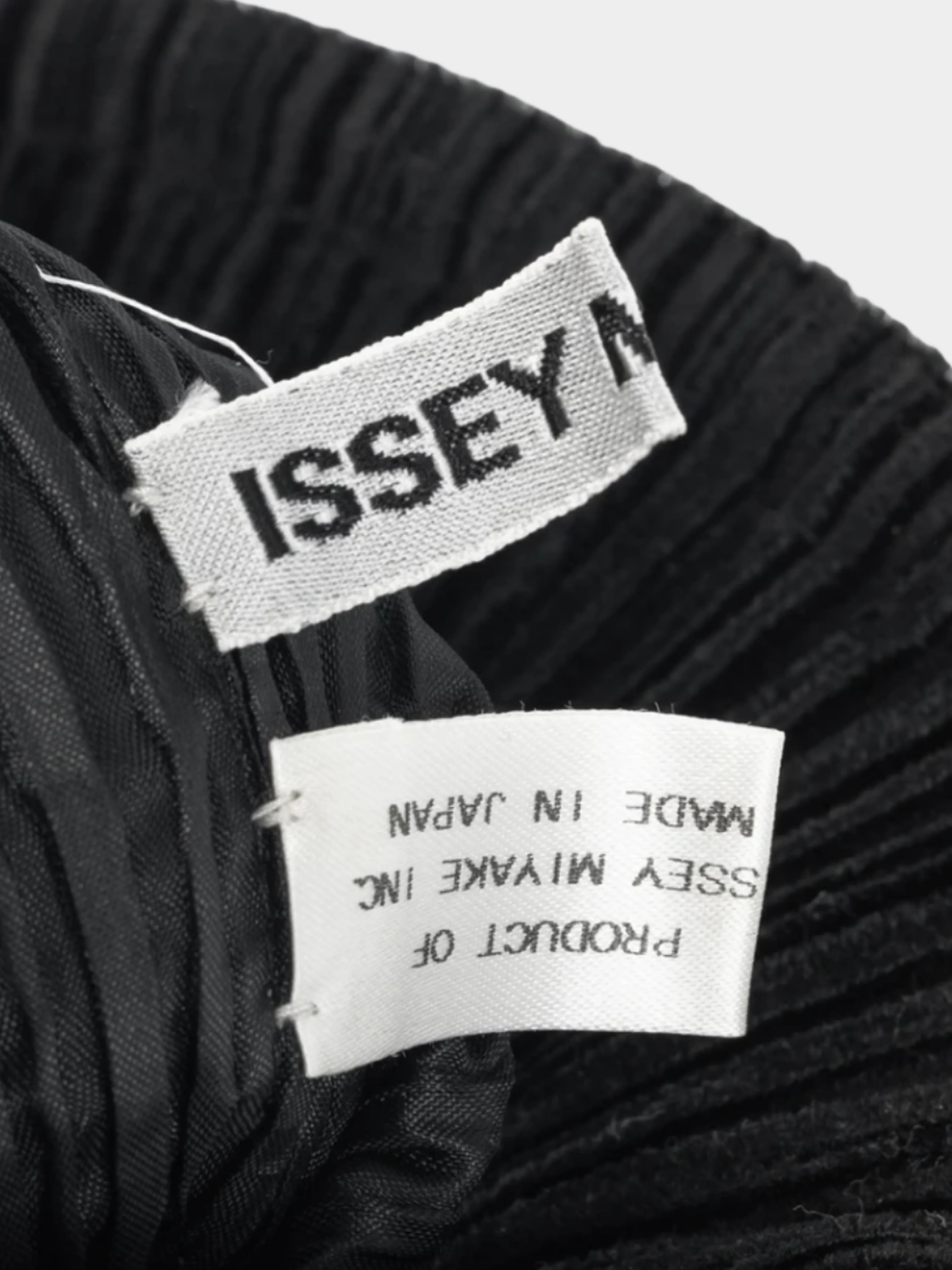 Issey Miyake 2000s Black Pleated Satin Evening Bag - Image 5