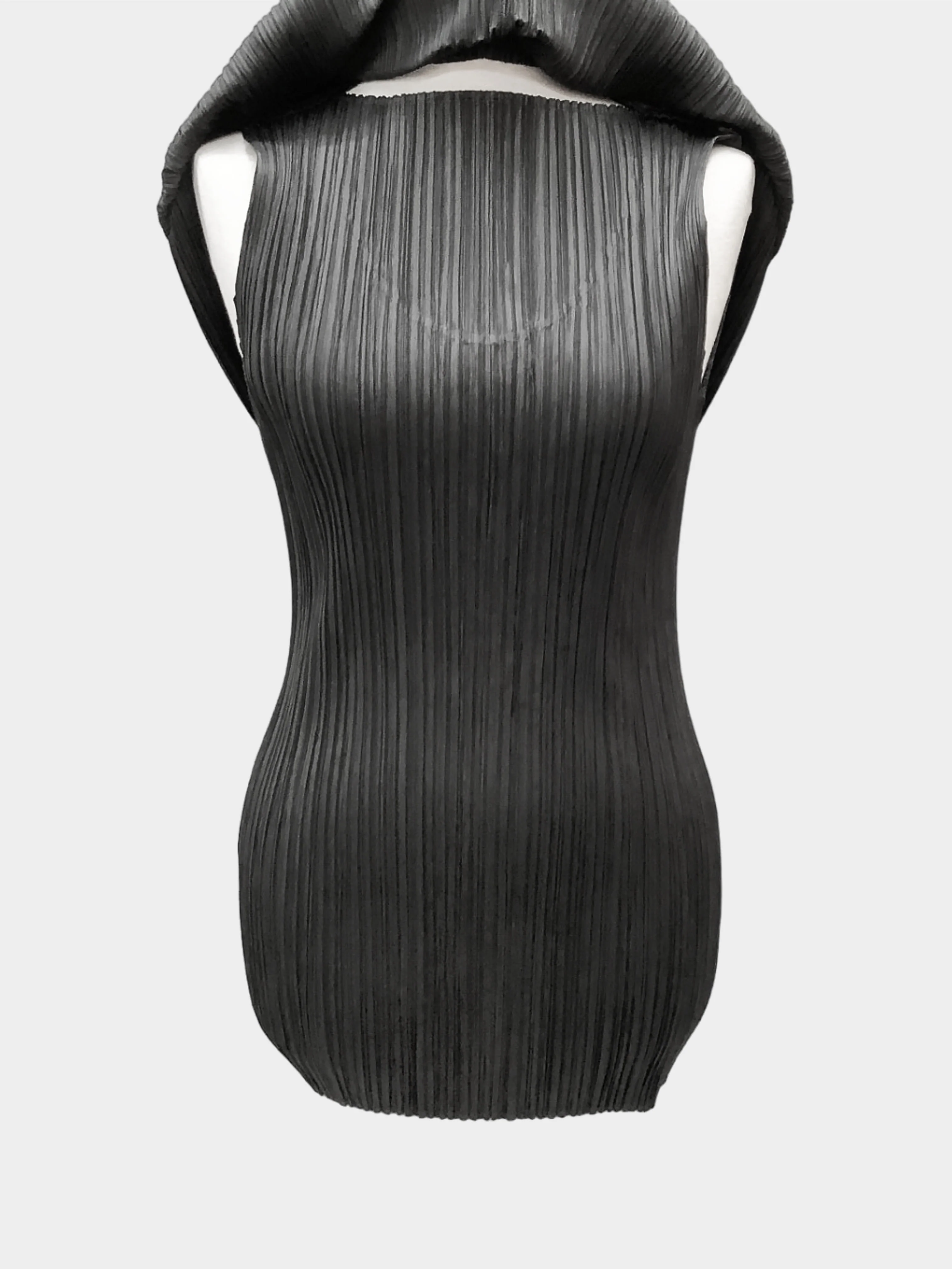 Issey Miyake Fall 2006 Pleats Please Dark Grey Top and Cloak Set - Image 4