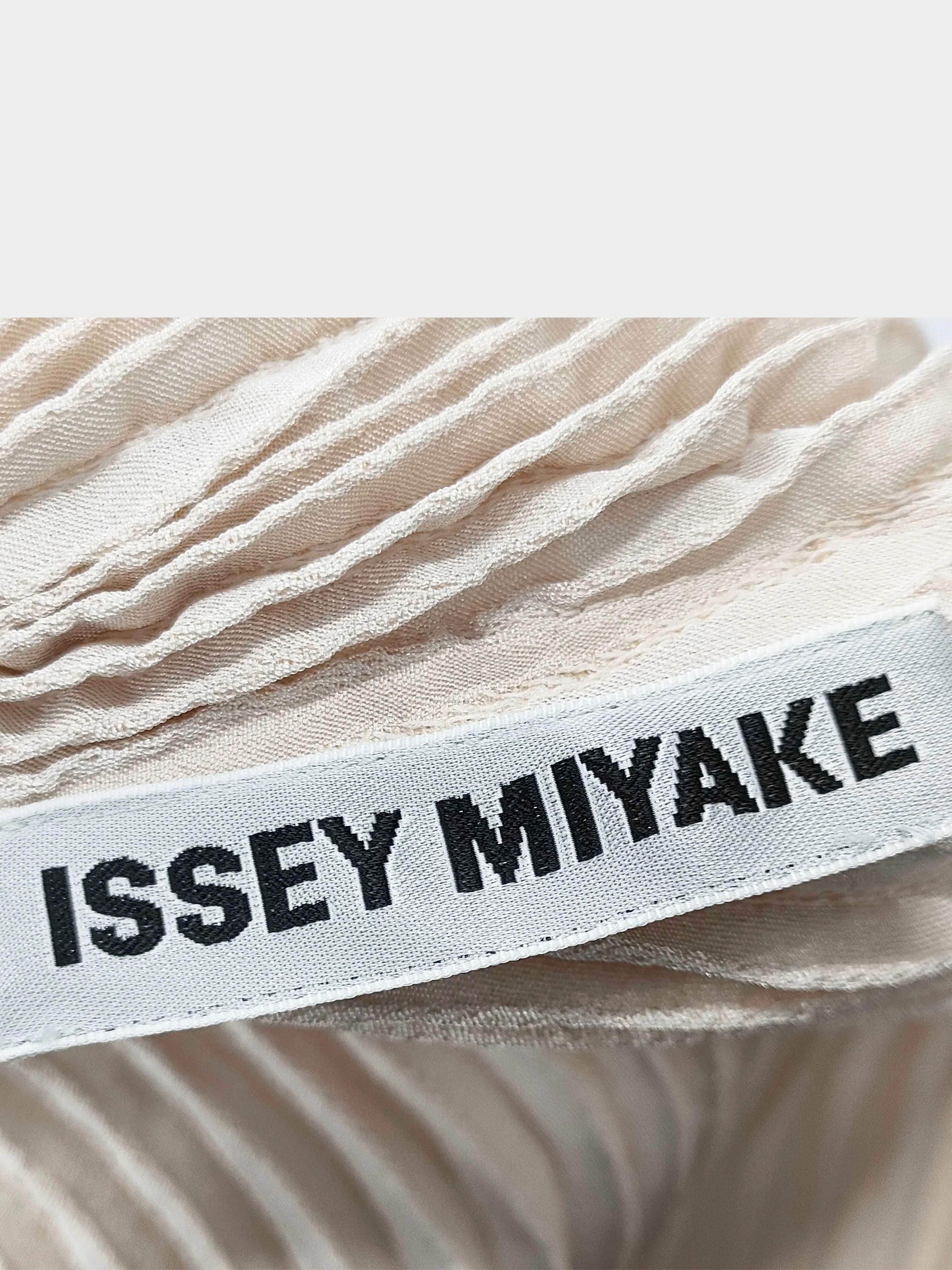Issey Miyake Late 2010s Beige 3D Steam Stretch Pleated Wave Top - Image 4