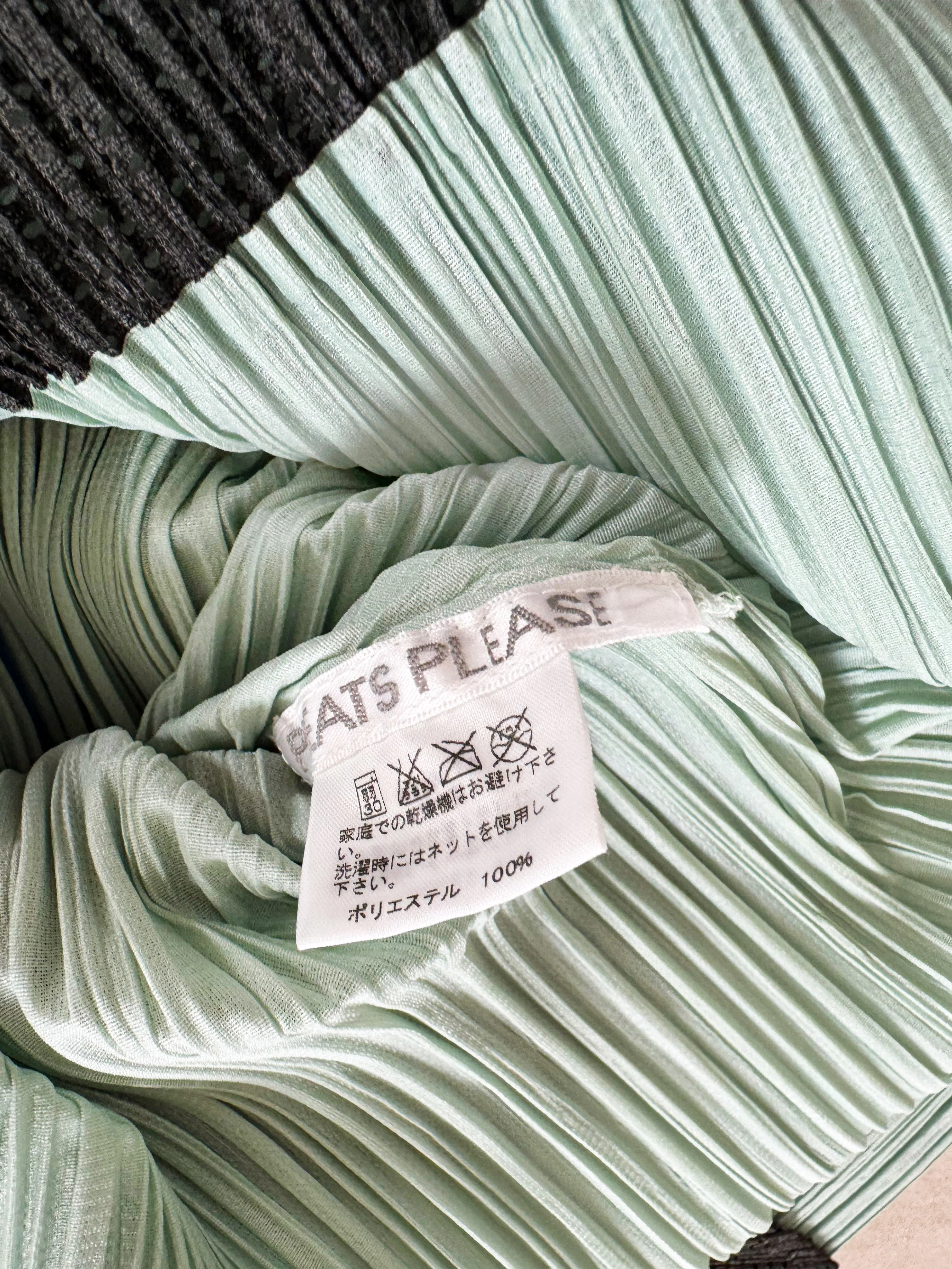 Issey Miyake Pleats Please Summer 2015 Mint Green and Black Painted Tunic - Image 3