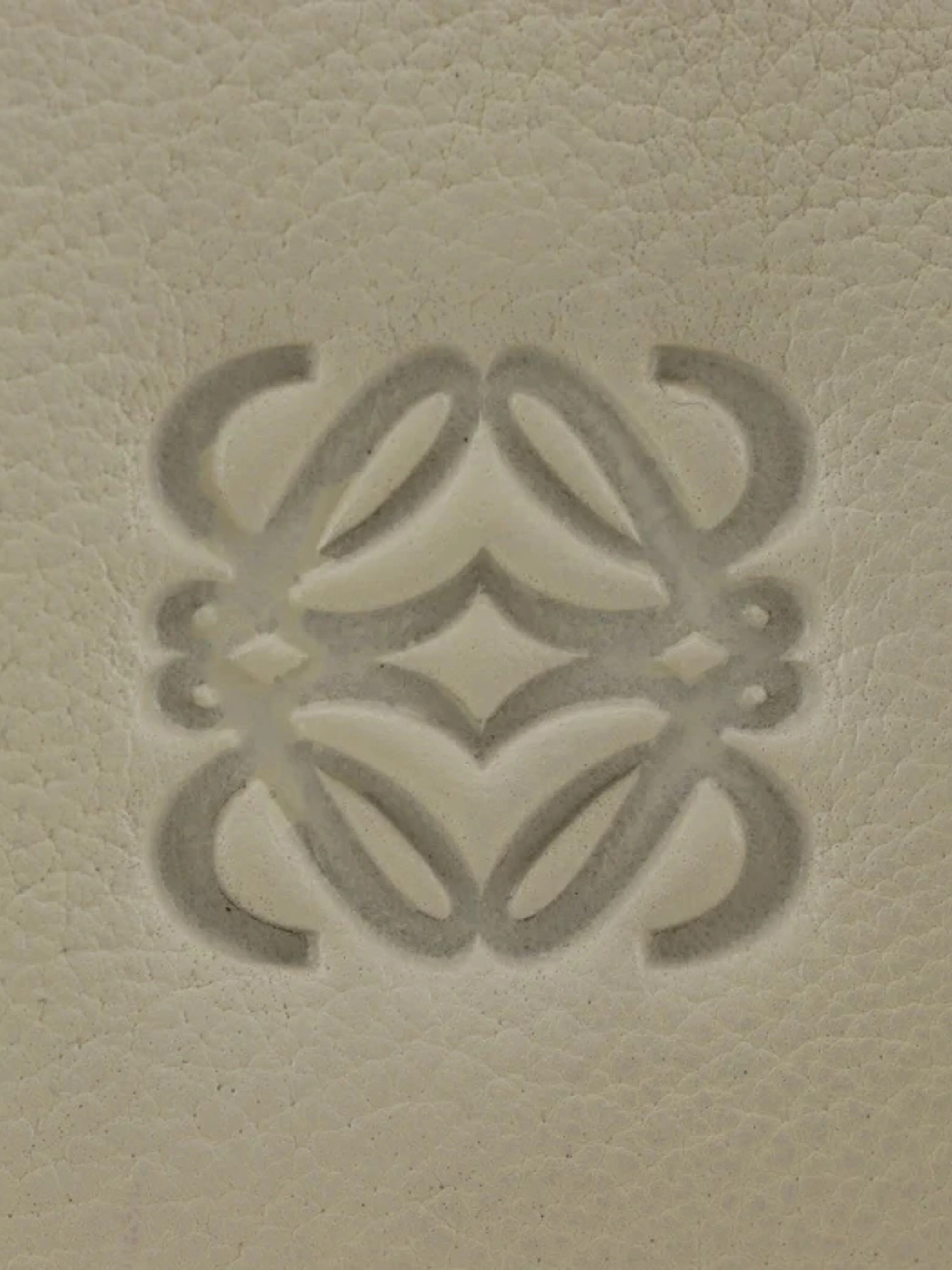 Loewe 2000s Beige Leather Amazona Handbag - Image 5
