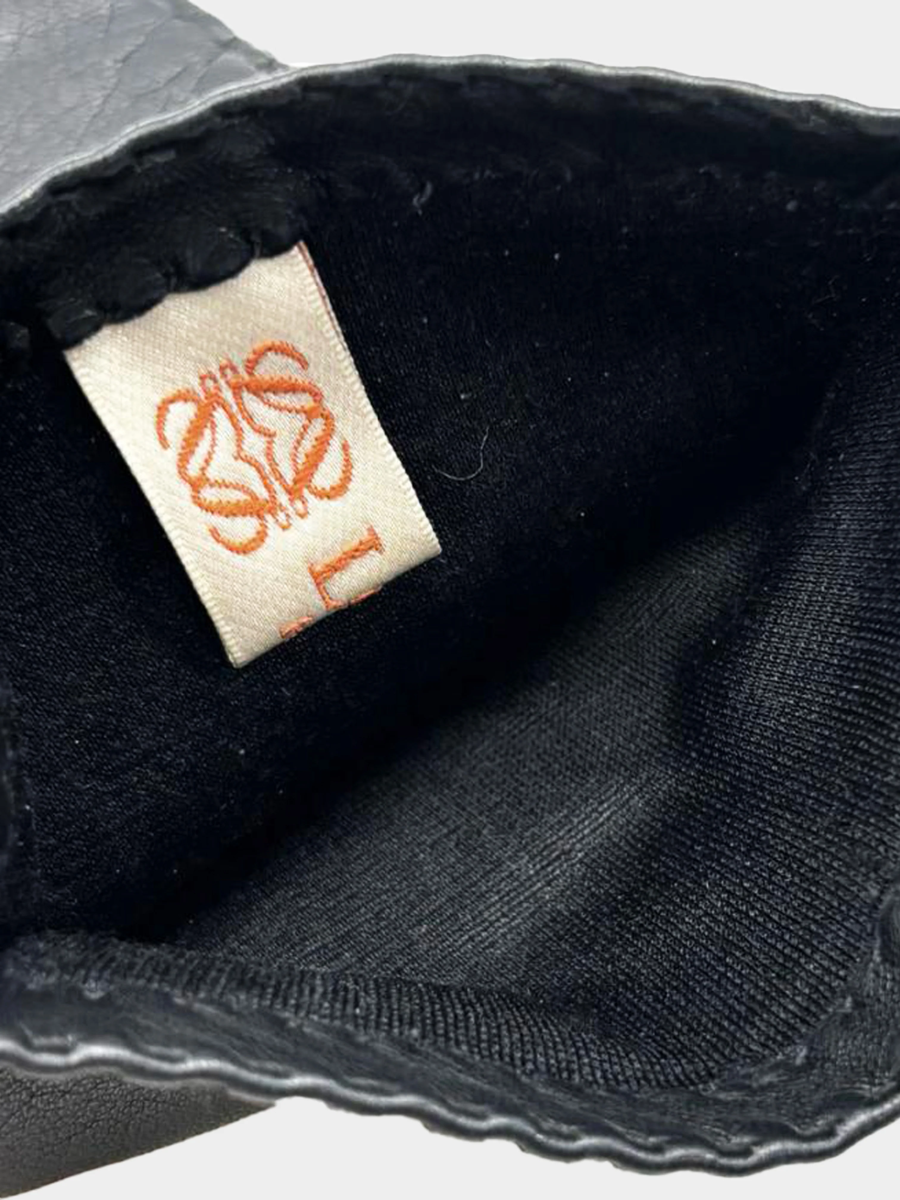Loewe 2000s Black Leather Anagram Leather Gloves - Image 6