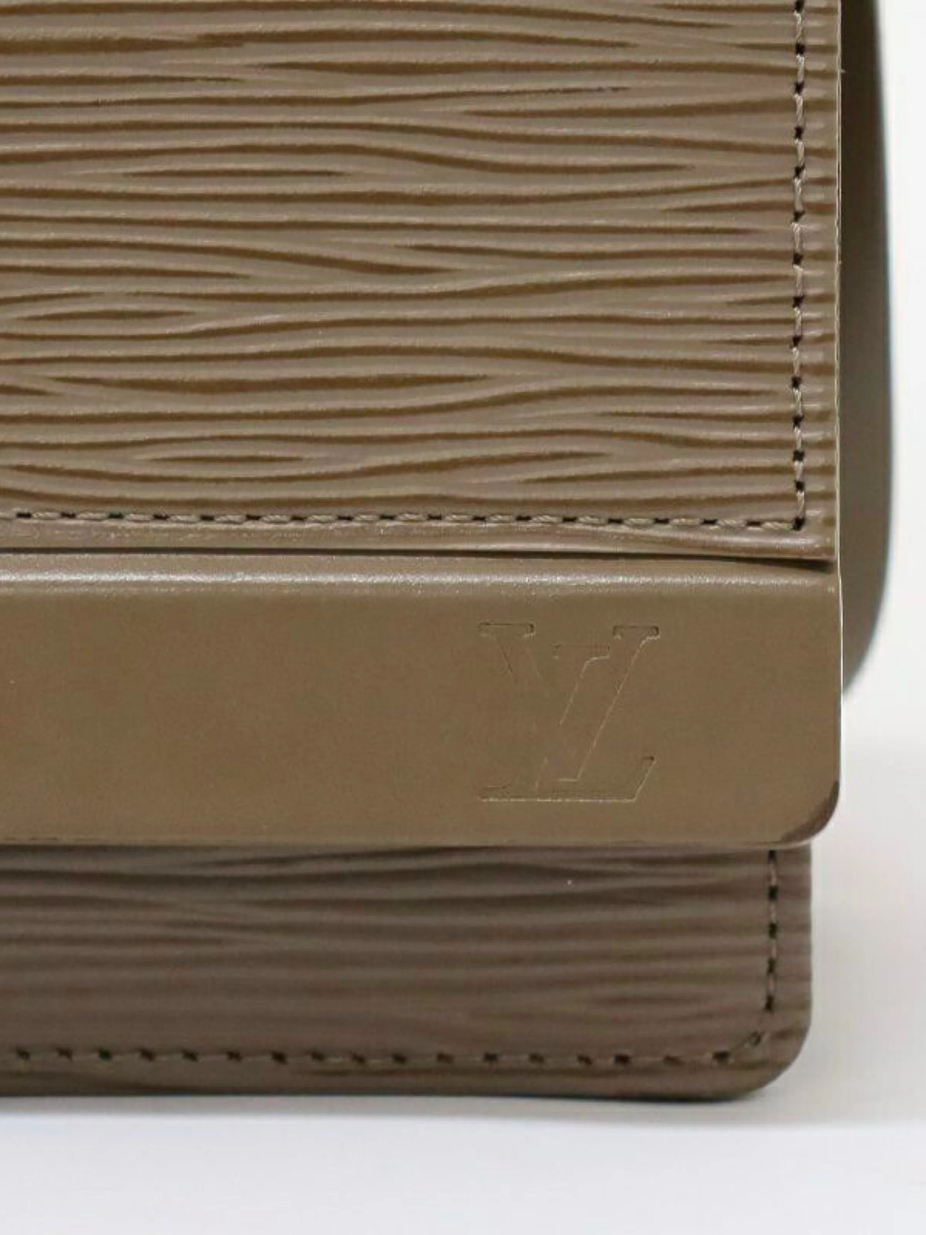 Louis Vuitton 2000s Pepper Epi Biarritz Bag - Image 7