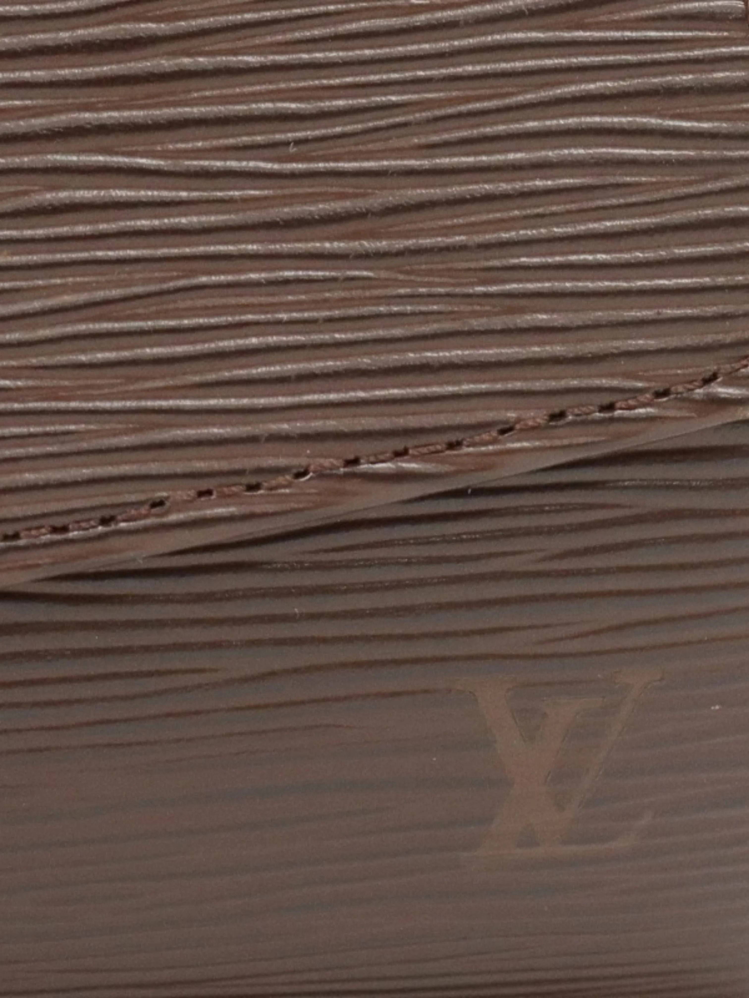 Louis Vuitton 2001 Mocha Epi Leather Nocturne GM - Image 7