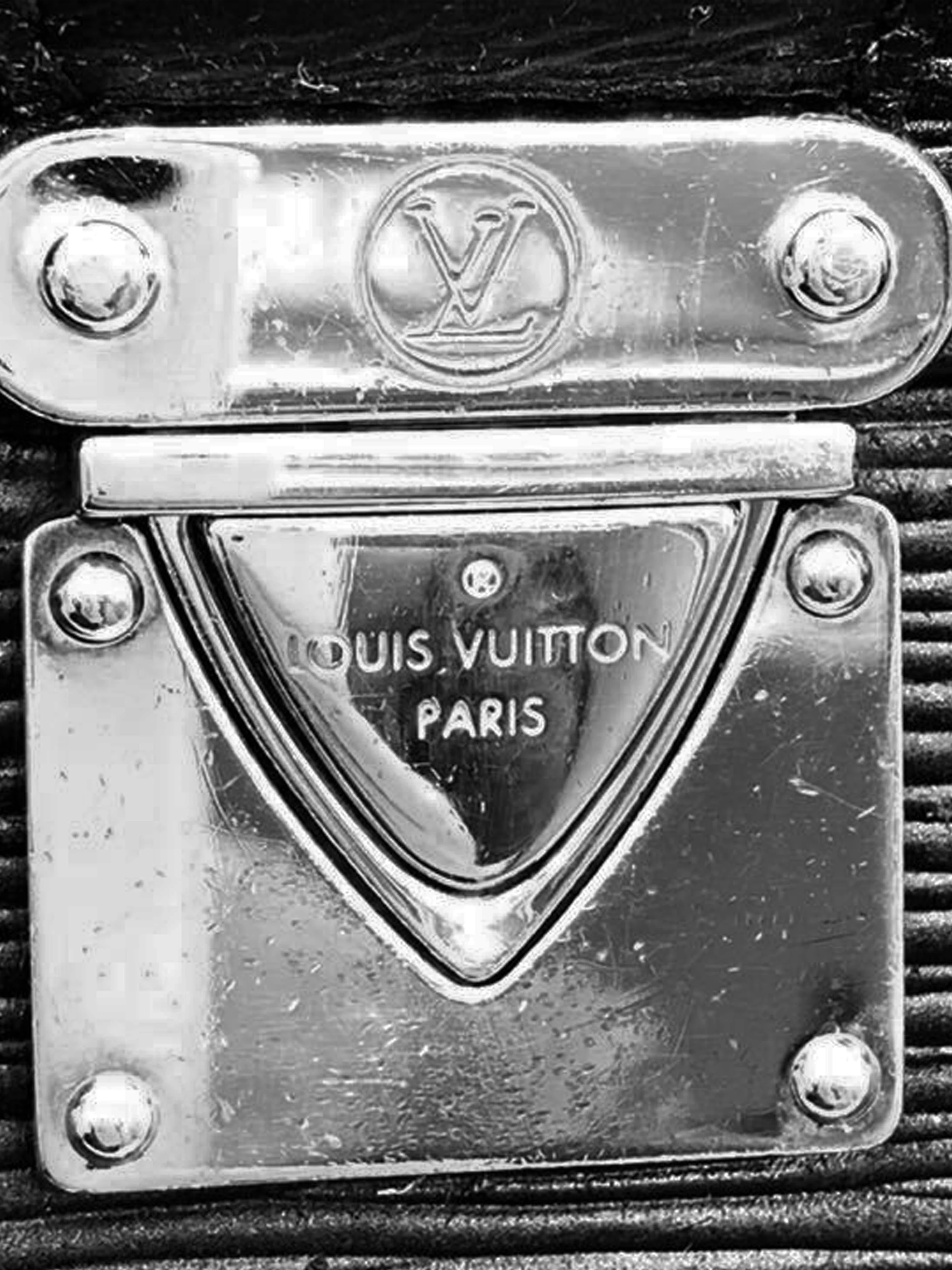 Louis Vuitton 2005 Black Epi Leather Segur PM Bag - Image 4