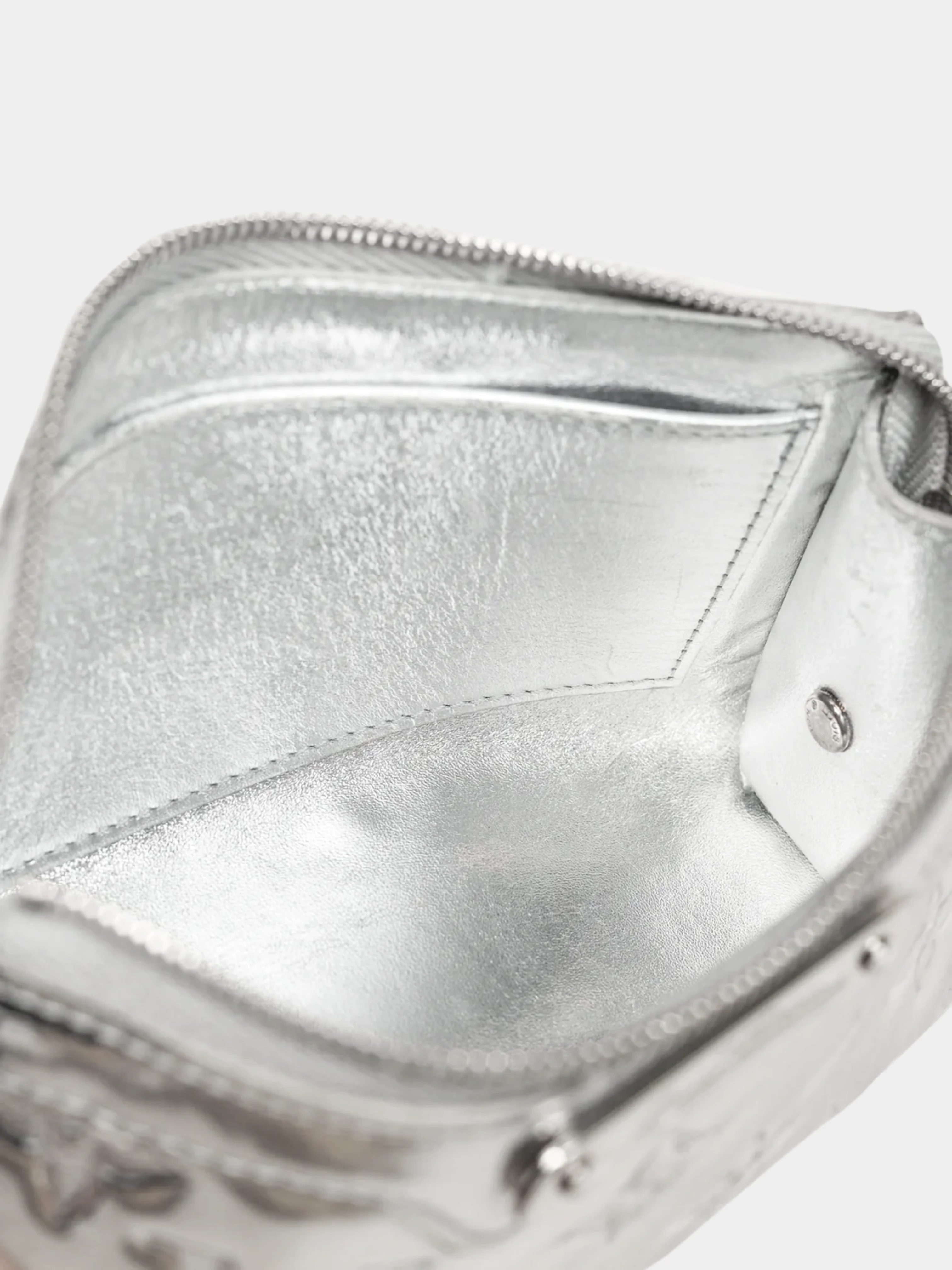Louis Vuitton 2009 Silver Monogram Miroir Cosmetic Pouch MM - Image 3