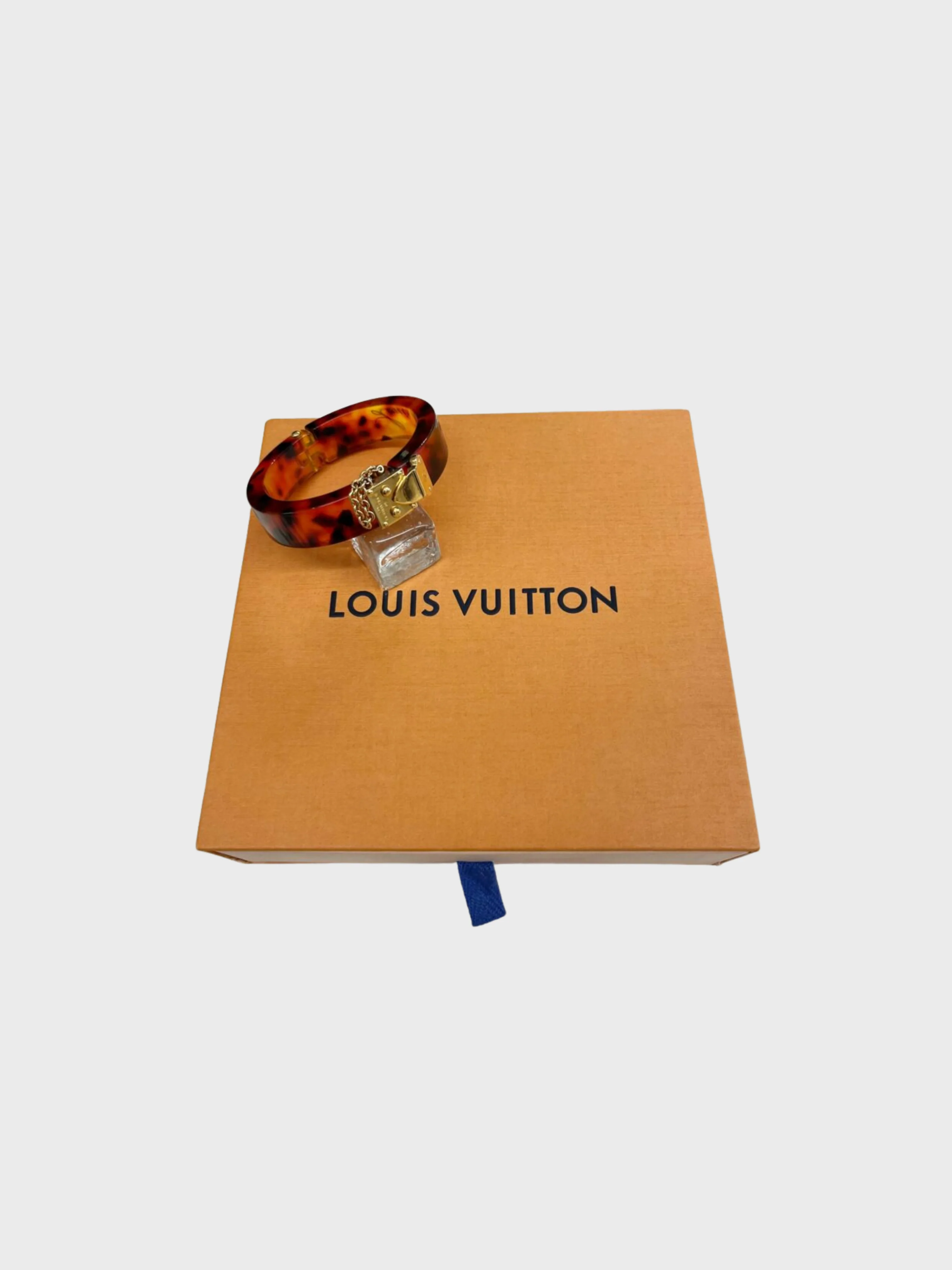 Louis Vuitton 2010s Tortoise Brown Resin Lock Me Bracelet - Image 3