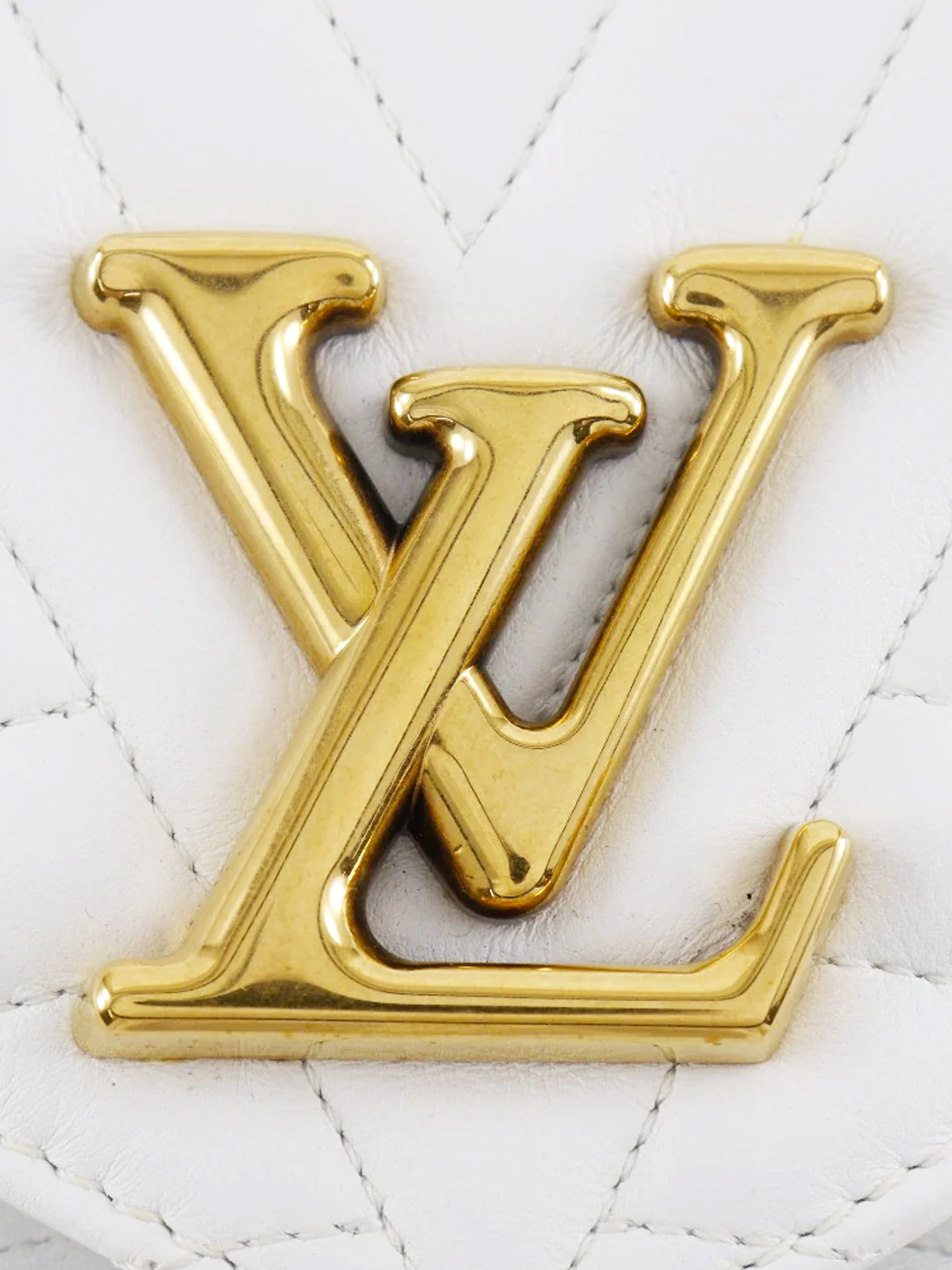 Louis Vuitton 2018 White Calfskin New Wave MM Shoulder Bag - Image 5
