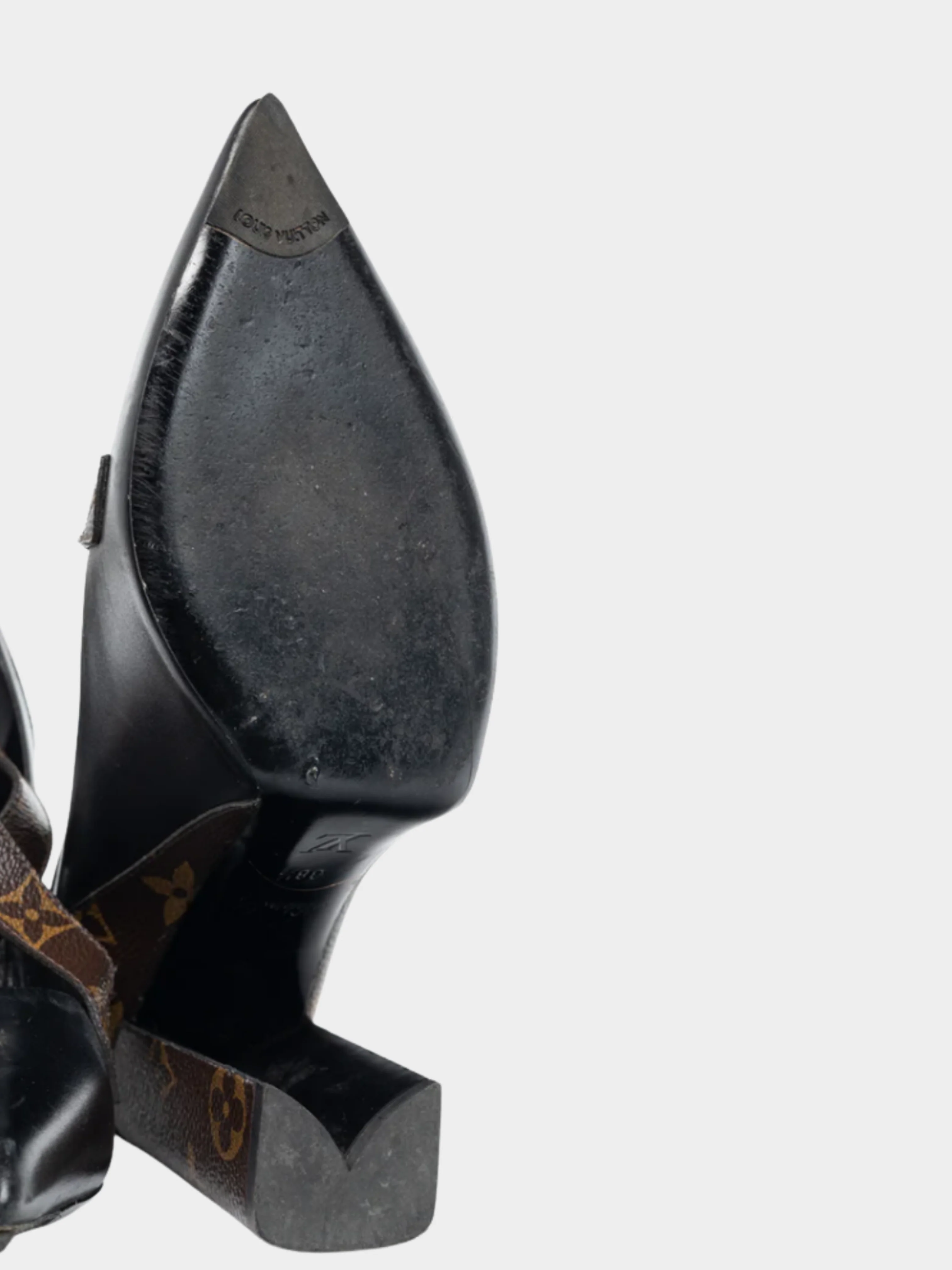 Louis Vuitton 2018 Matchmake Black Leather & Monogram Canvas Crossover Pumps - Image 5