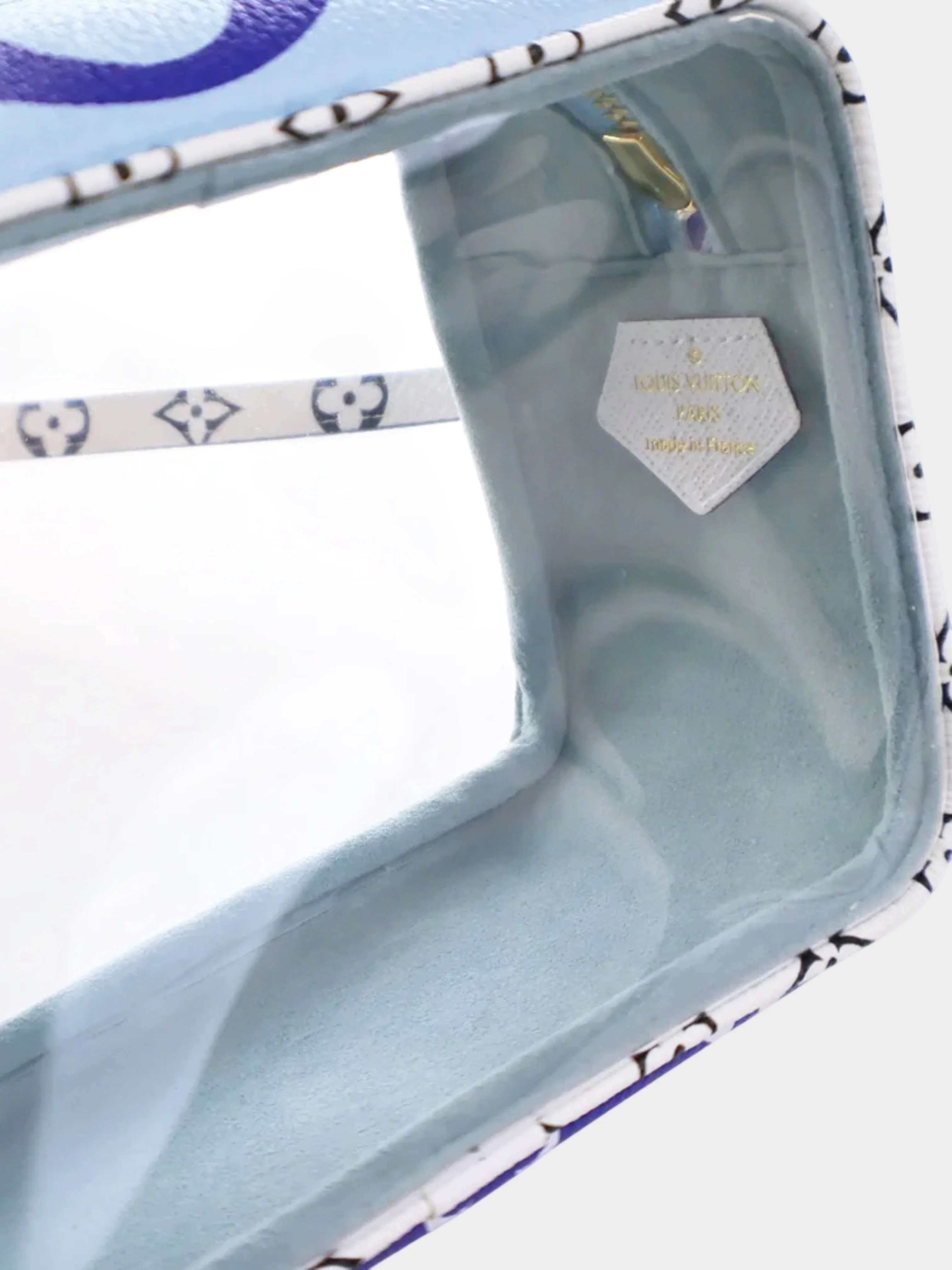 Louis Vuitton 2019 Blue PVC Giant Monogram Beach Pouch - Image 4