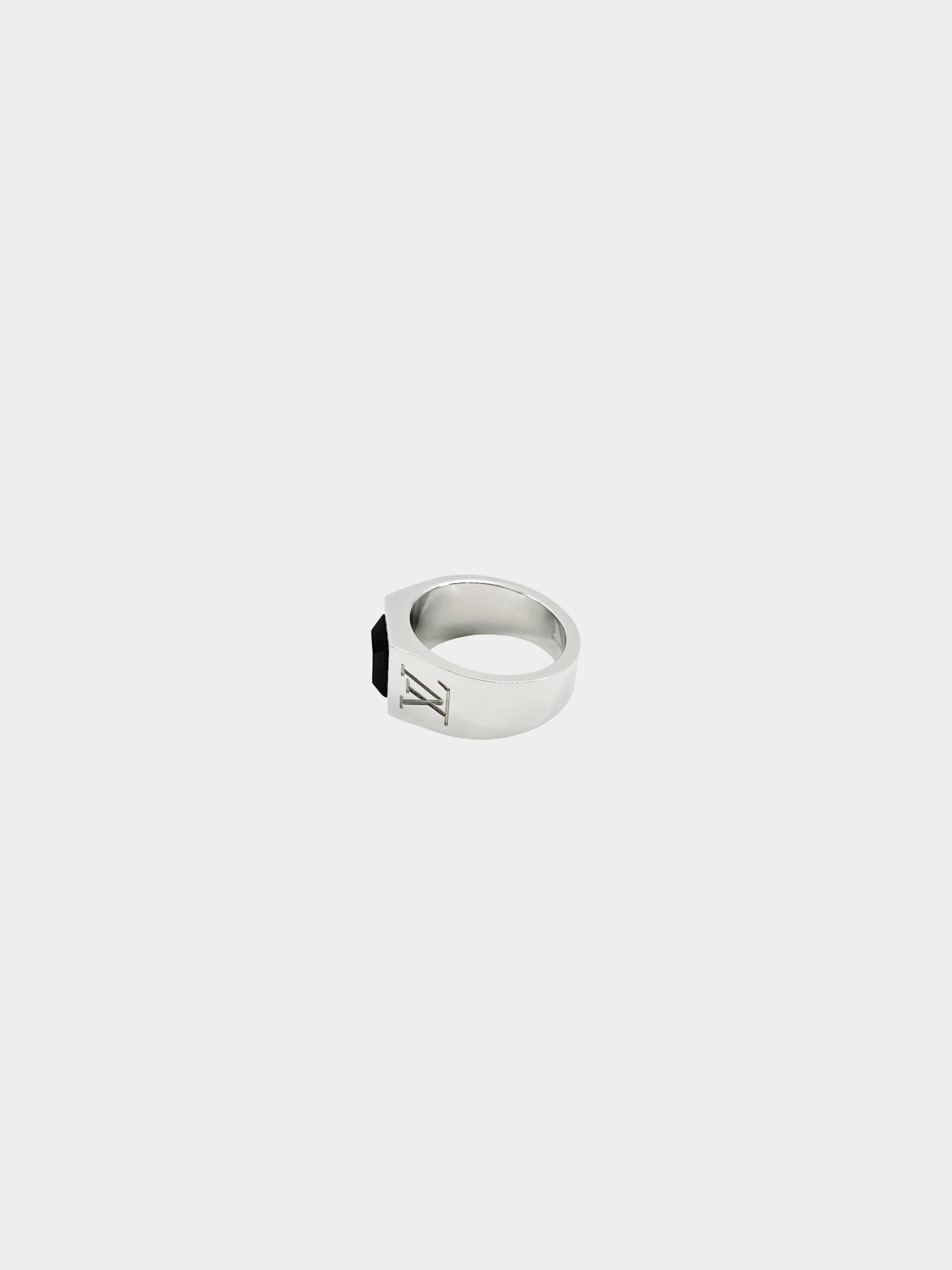 Louis Vuitton 2020s Silver Monogram Engraved Onyx Signet Ring - Image 3