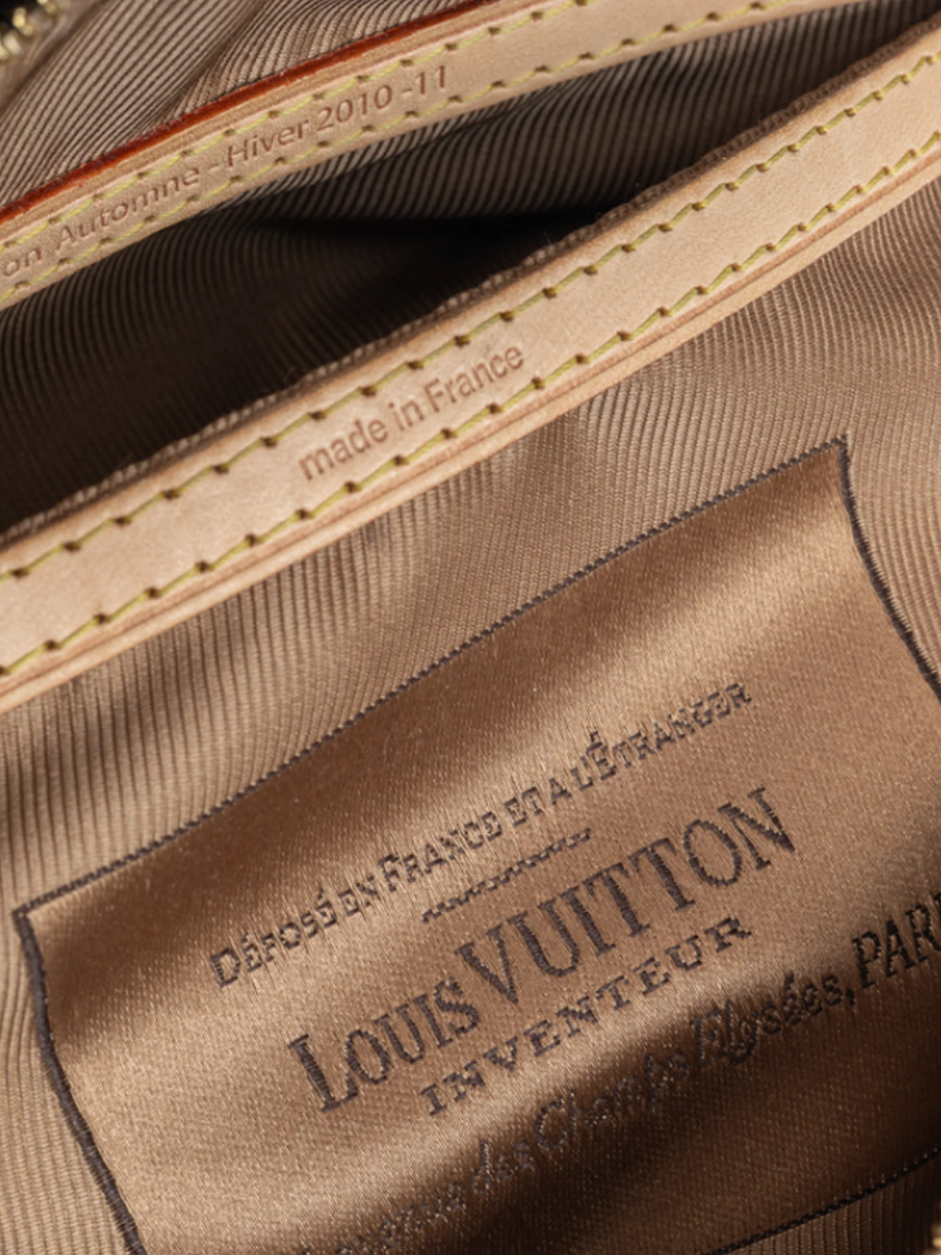 Louis Vuitton AW 2010 Brown Carrousel Monogram Fleur de Jais Sequined Velvet Handbag - Image 6