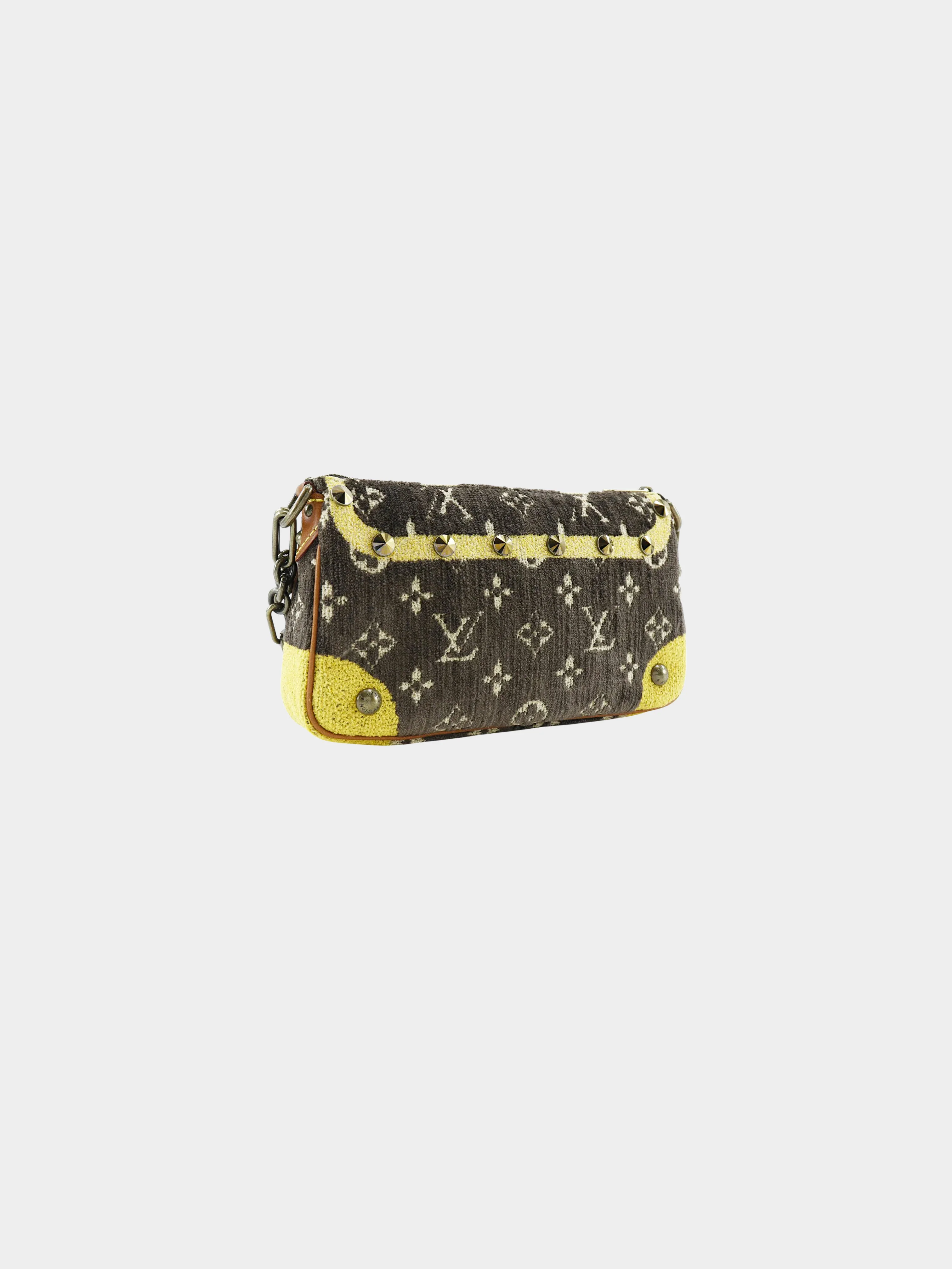 Louis Vuitton FW 2004 Rare Brown Velvet and Yellow Alligator Leather Trompe L'oeil Pochette Bag - Image 2