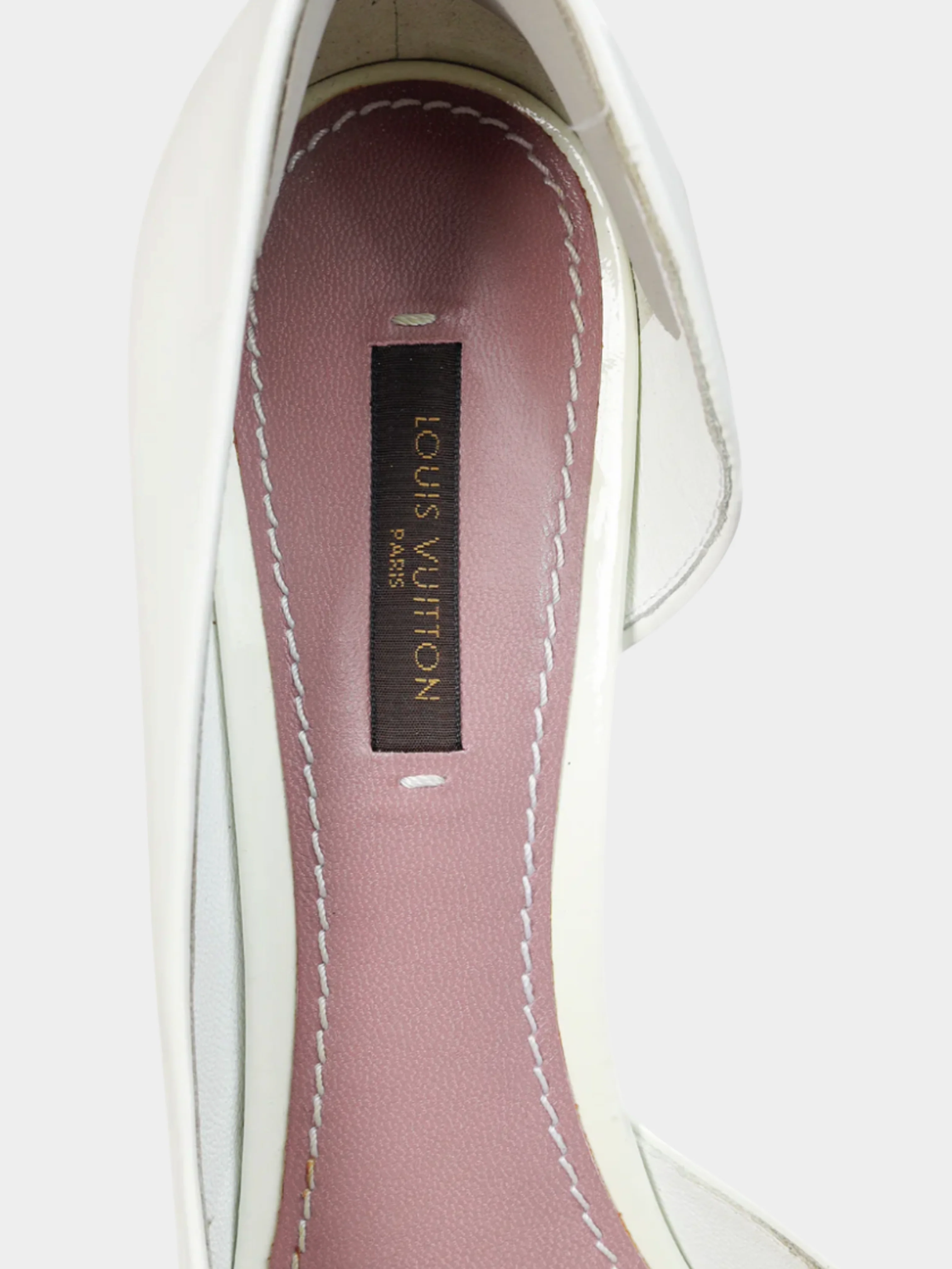 Louis Vuitton SS 2009 White Patent Leather Peep Toe Bow Pumps - Image 7