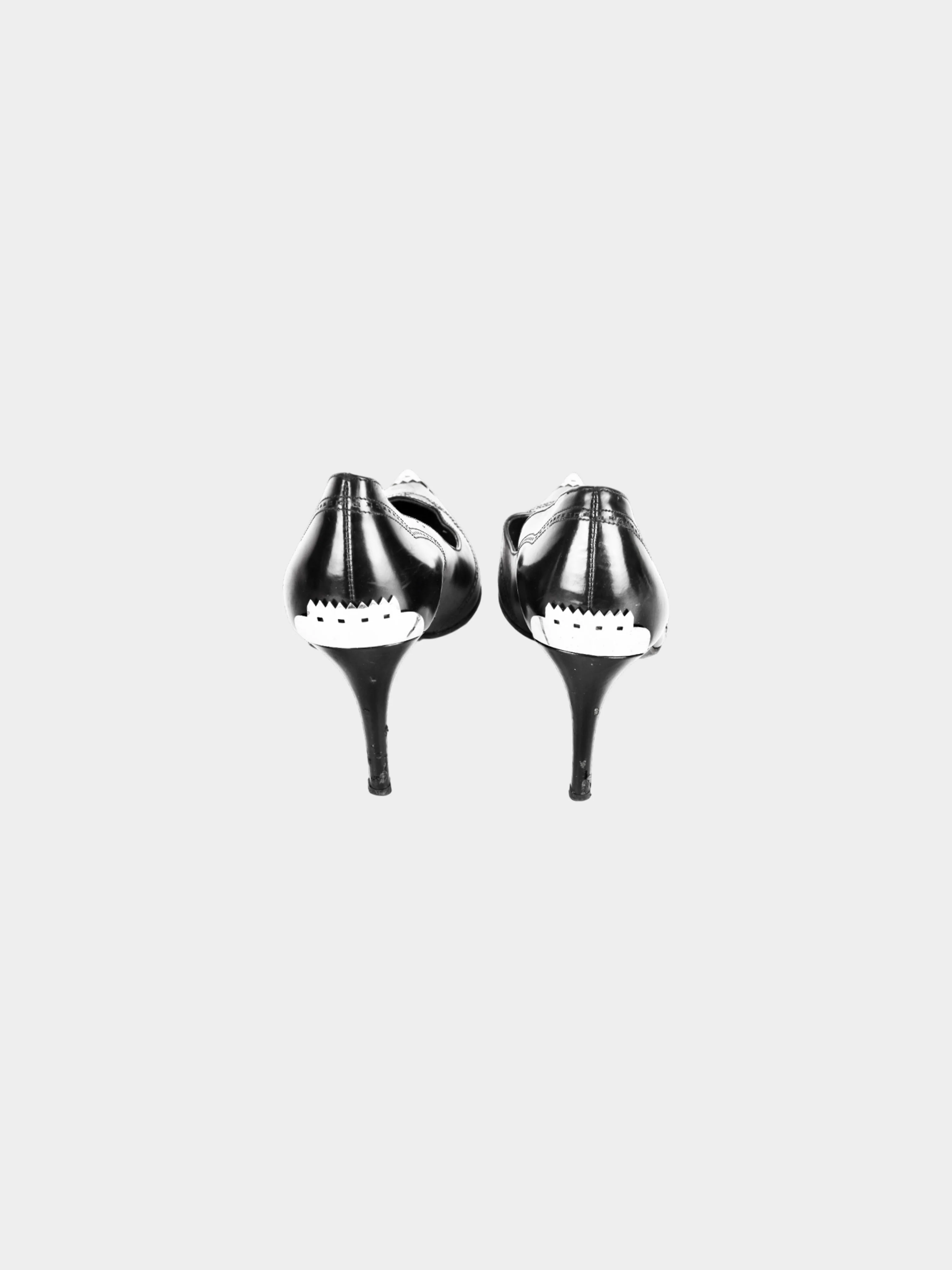 Miu Miu 2000s Black Leather Pointed Pumps with Metal Details - Image 4